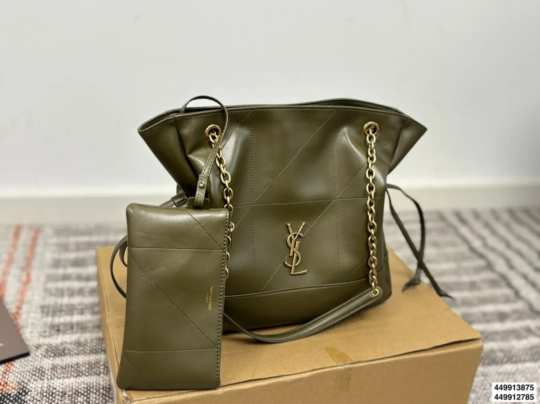 p205 p195全套包装 圣罗兰YSL托特包 隐藏的王炸现身! 特别满意通勤包 心动一万次了!! 超超超级王炸的一只通勤大包 质感真的很哇塞 强烈推荐!!! 尺寸34 33/28 27