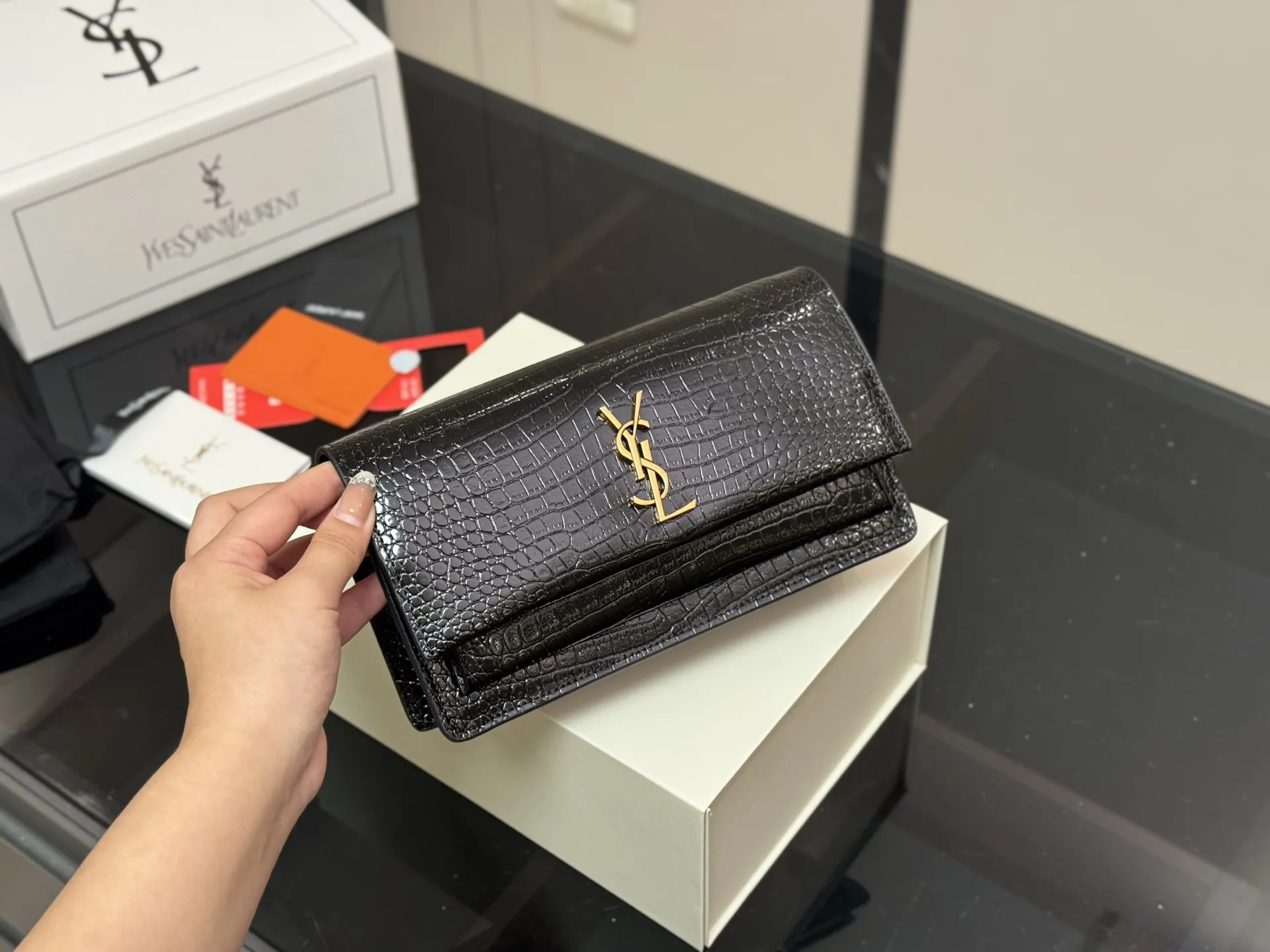 ¥180 配折叠盒飞机盒 YSL圣罗兰sunset日落包 Sunset bag 陪你走遍天涯海角 一起看日落 ysl包包 尺寸:22.13cm