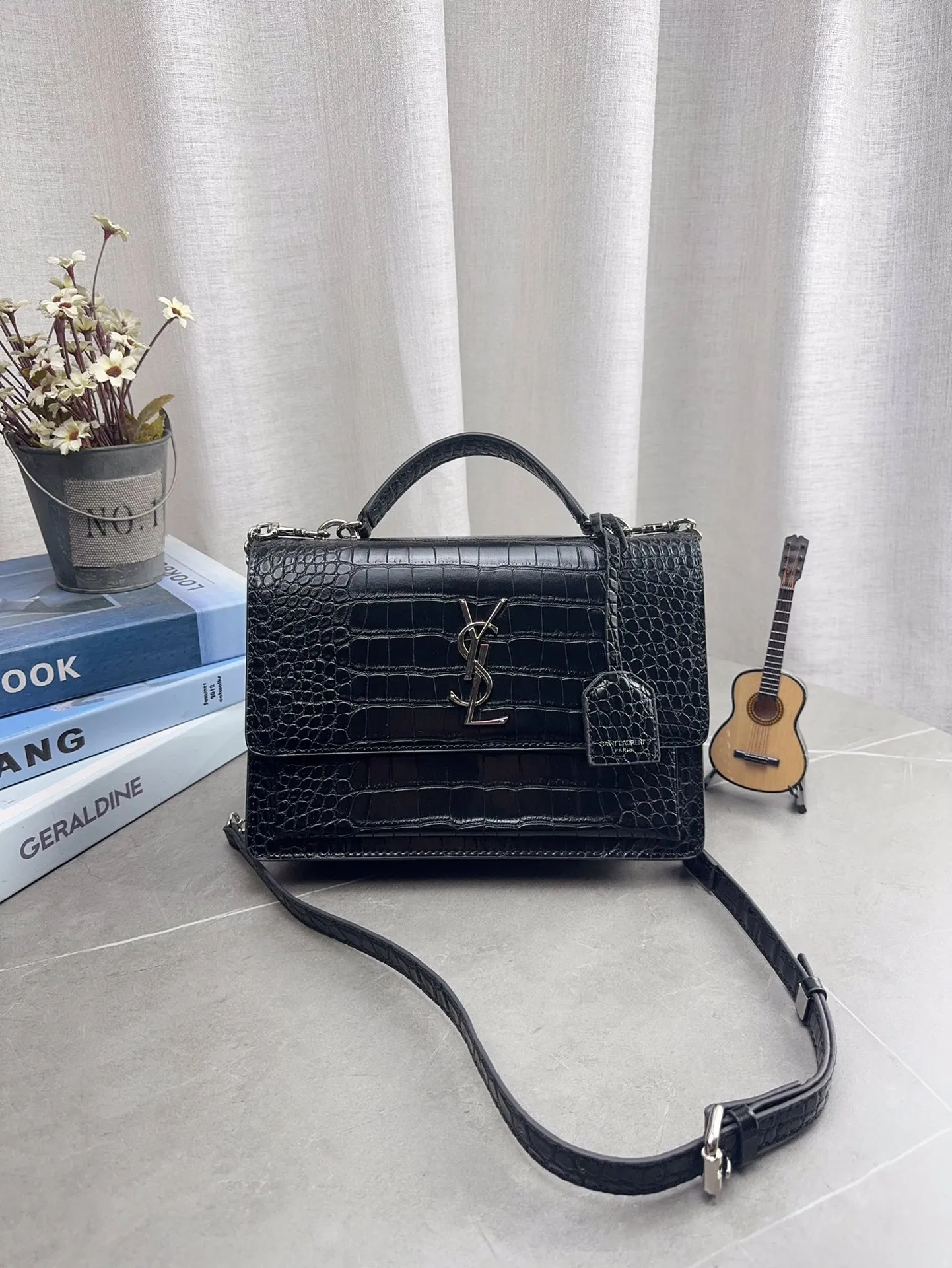 配礼盒包装 YSL圣罗兰sunset日落包 Sunset bag 陪你走遍天涯海角 一起看日落 ysl包包 尺寸15*17cm p140