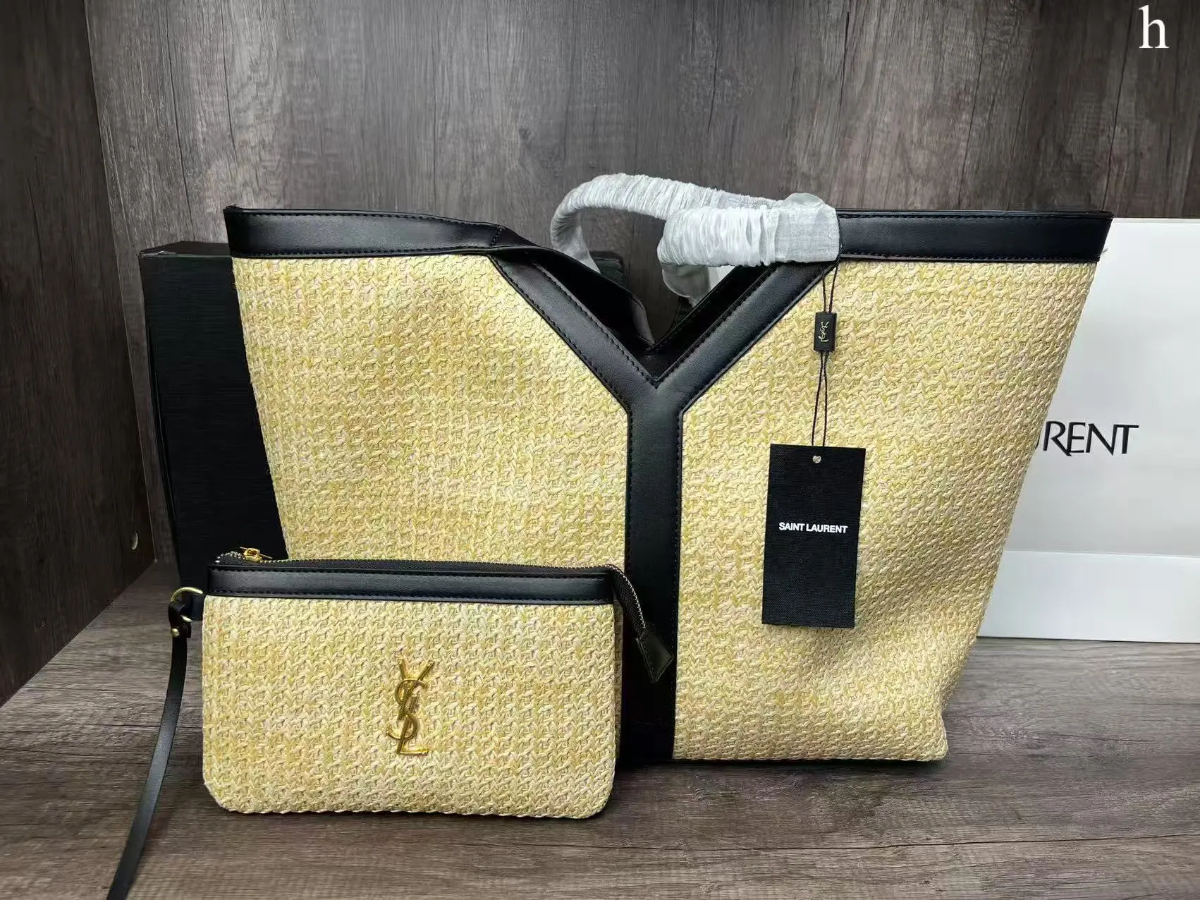 p155 Ysl编织托特包 ⚠️配盒 ⚠️尺寸34*32cm 可以手提单肩，拉菲草手工编织，度假休闲风，旅行上班通勤逛街皆可