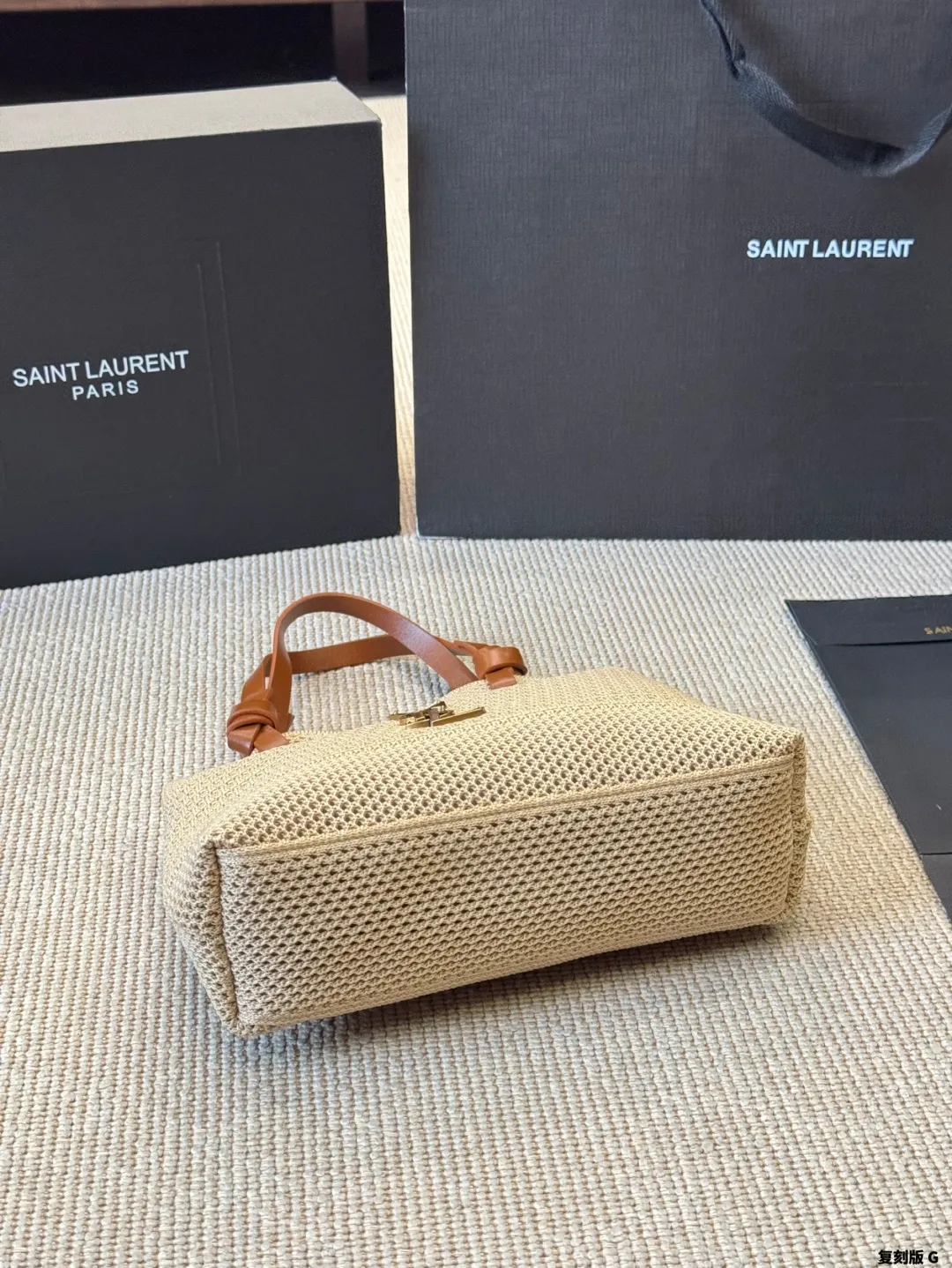 p215 YSL Oxalis拉菲草编织包 圣罗兰 YSL 草编托特包 夏天必备拉菲草单品 清清爽爽 简约时尚 通勤日常皆可的百搭神器 尺寸20 15cm