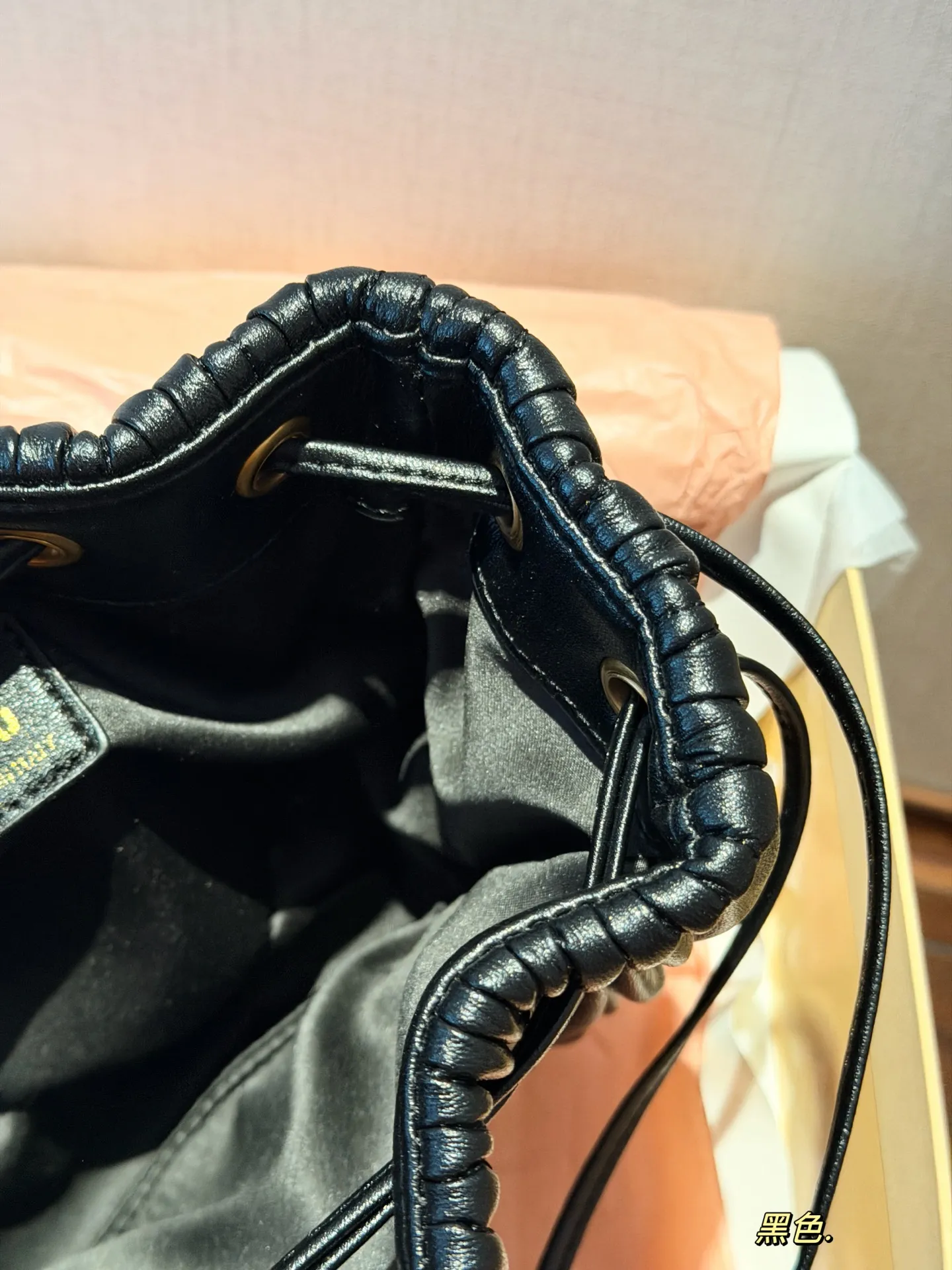 💰170 配盒 size:18*16cm miumiu新品小福袋~像烧麦一样的小包来啦 我的babymolly