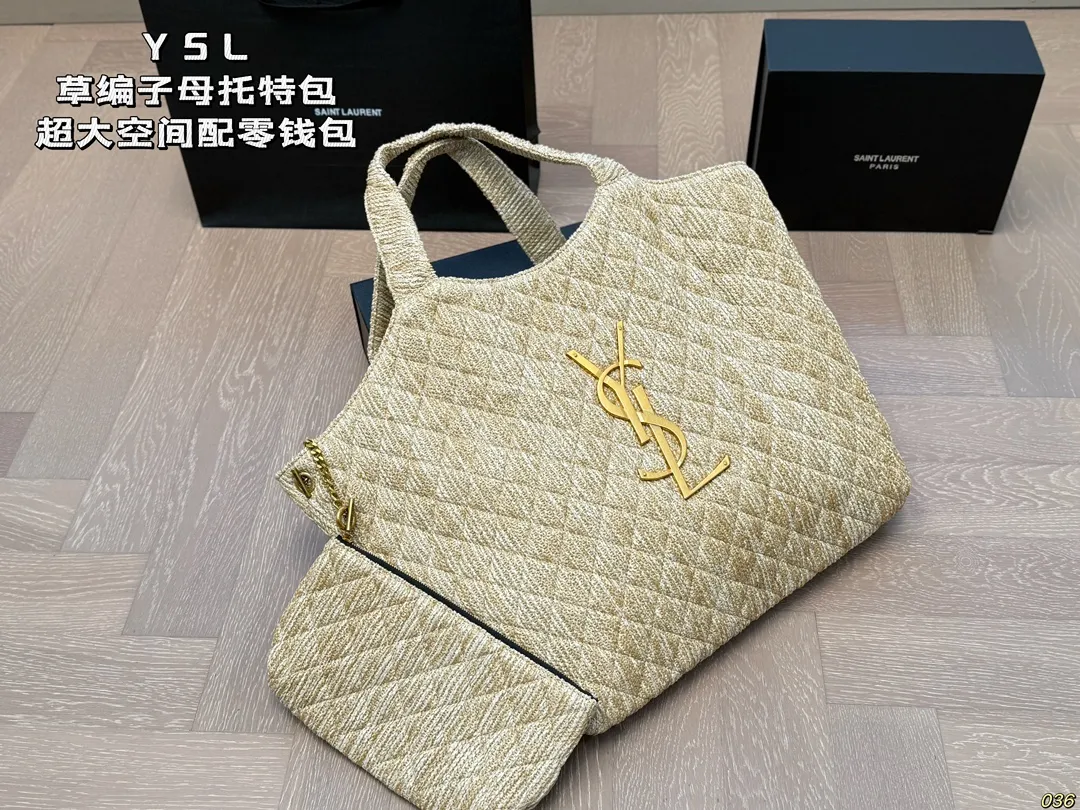 ¥180 YSL圣罗兰草编子母托特包💕 超大空间 配零钱包✔️ 大logo搭配草编工艺~ 别有一番风味 ,巨轻盈 慵懒随性,自在随心❗️❗️ 尺寸38 38