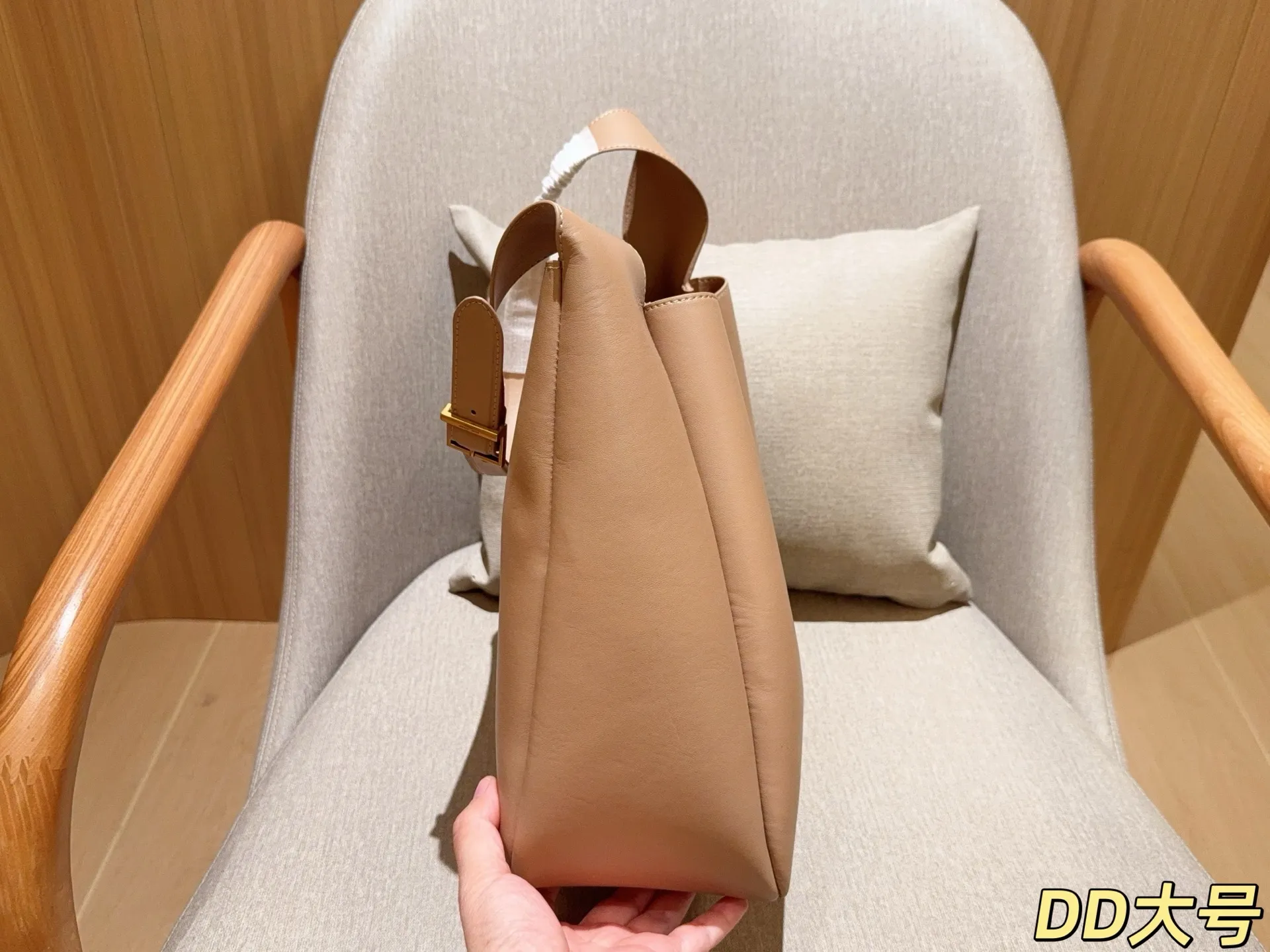 💰165 大号 YSL/圣罗兰 新品hobo腋下包/水桶包/单肩包 尺寸:27×28×12 礼盒包装🎁