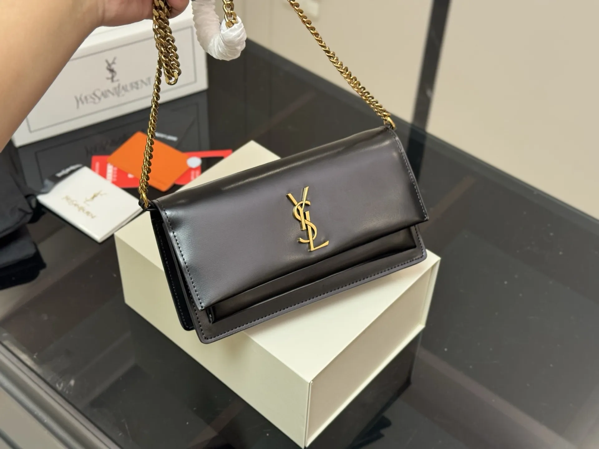 ¥175 配折叠盒飞机盒 YSL圣罗兰sunset日落包 Sunset bag 陪你走遍天涯海角 一起看日落 ysl包包 尺寸:22.13cm