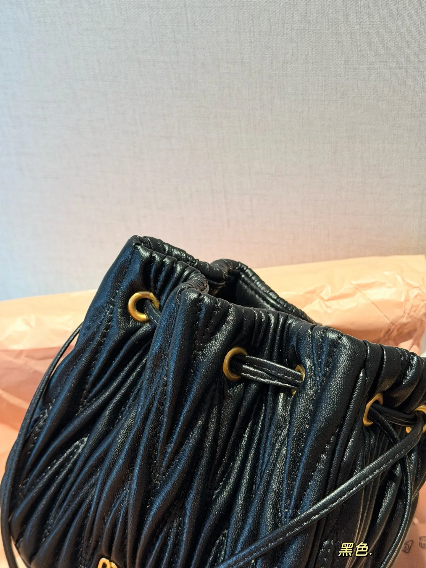 💰170 配盒 size：18*16cm miumiu新品小福袋~像烧麦一样的小包来啦 我的babymolly