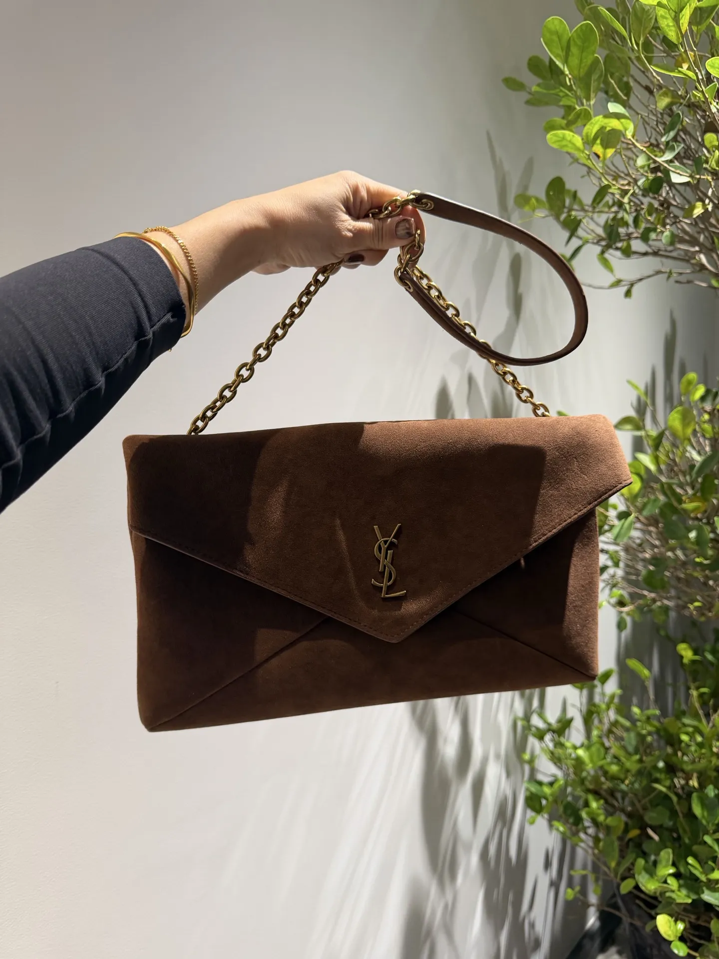 👑💰155礼盒包装🎁 磨砂皮手感柔软 Ysl 圣罗兰 信封包 利落呈现时髦酷感具有时尚和标志性 时髦精必备神器！出街回头率爆表 尺寸：35✖️22