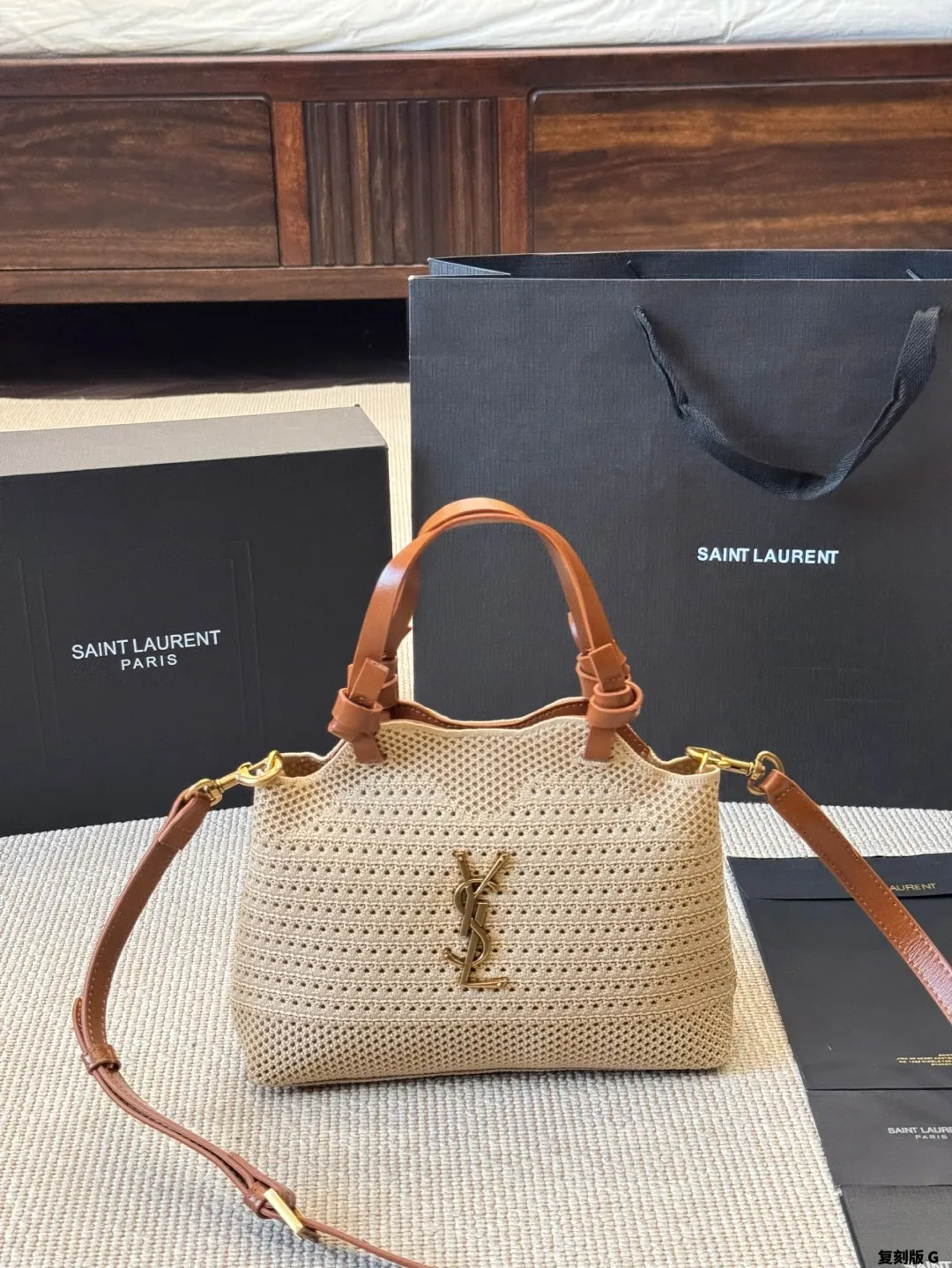 p215 YSL Oxalis拉菲草编织包 圣罗兰 YSL 草编托特包 夏天必备拉菲草单品 清清爽爽 简约时尚 通勤日常皆可的百搭神器 尺寸20 15cm