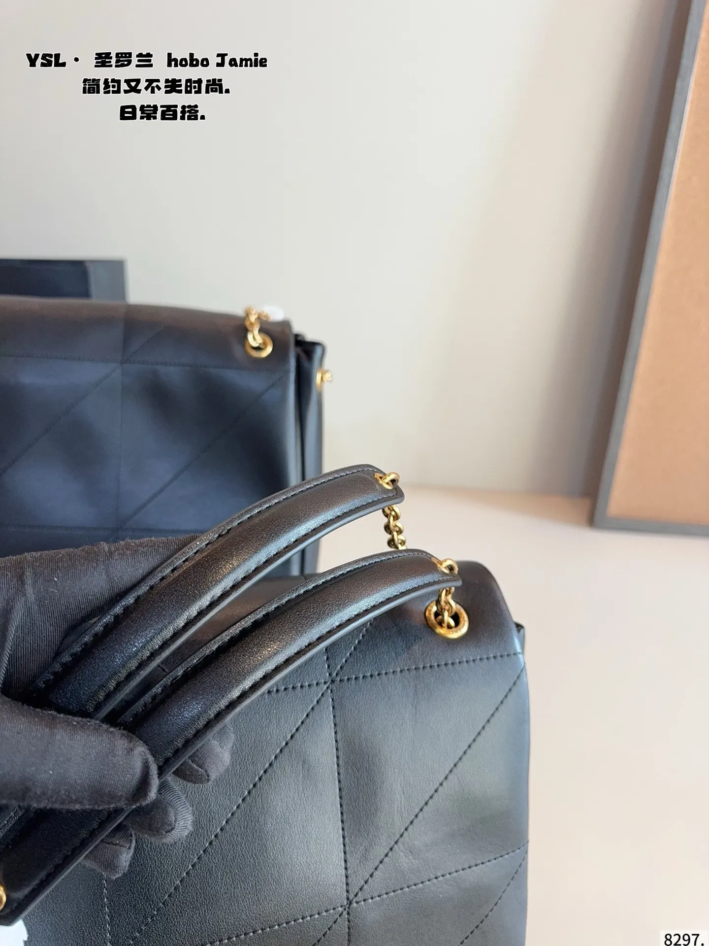 p180p160配礼盒🎁. 圣罗兰 Jamie链条包🛍️ 高级感满满👍 整体造型是很puffv的感觉 可以斜挎，腋下， 以及双肩流浪包背法 真的特别实用!!! 还是rose同款!!!尺寸：40*9*33//28*9*22cm