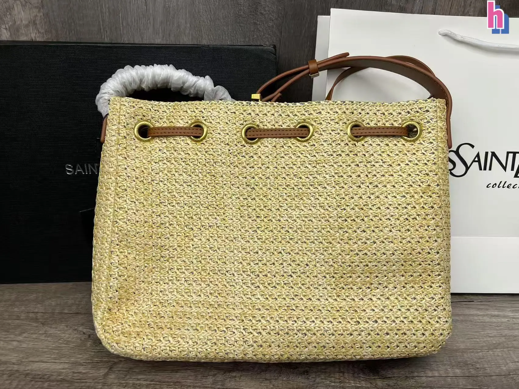 p140 ysl 圣罗兰草编水桶包 ⚠️配盒 ⚠️尺寸24*30cm 夏日元气，编织优雅篇章 自然质感，邂逅夏日风情