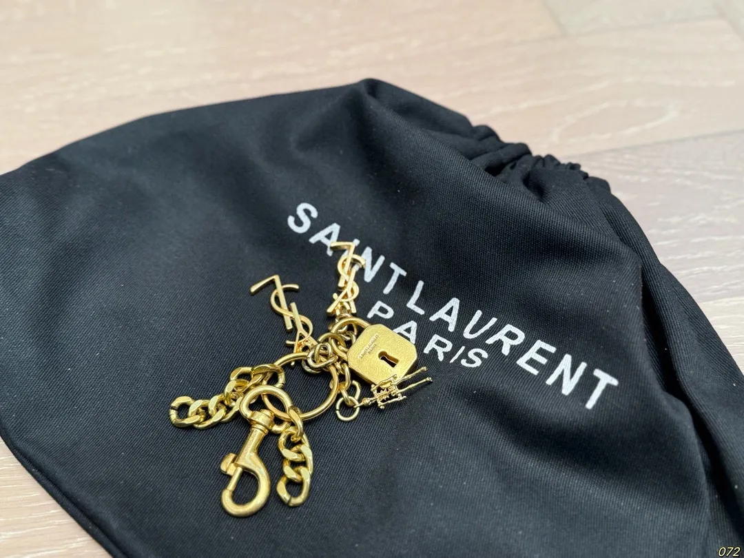 &yen;185飞机盒 圣罗兰 ysl流苏单肩包 很有复古的感觉 高级又不失优雅 超有氛围感 通勤 休闲 约会通通可搭 尺寸24 16