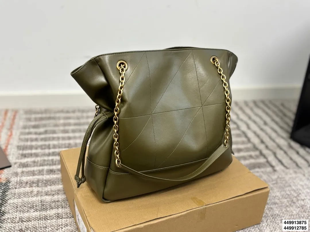 p205 p195全套包装 圣罗兰YSL托特包 隐藏的王炸现身! 特别满意通勤包 心动一万次了!! 超超超级王炸的一只通勤大包 质感真的很哇塞 强烈推荐!!! 尺寸34 33/28 27