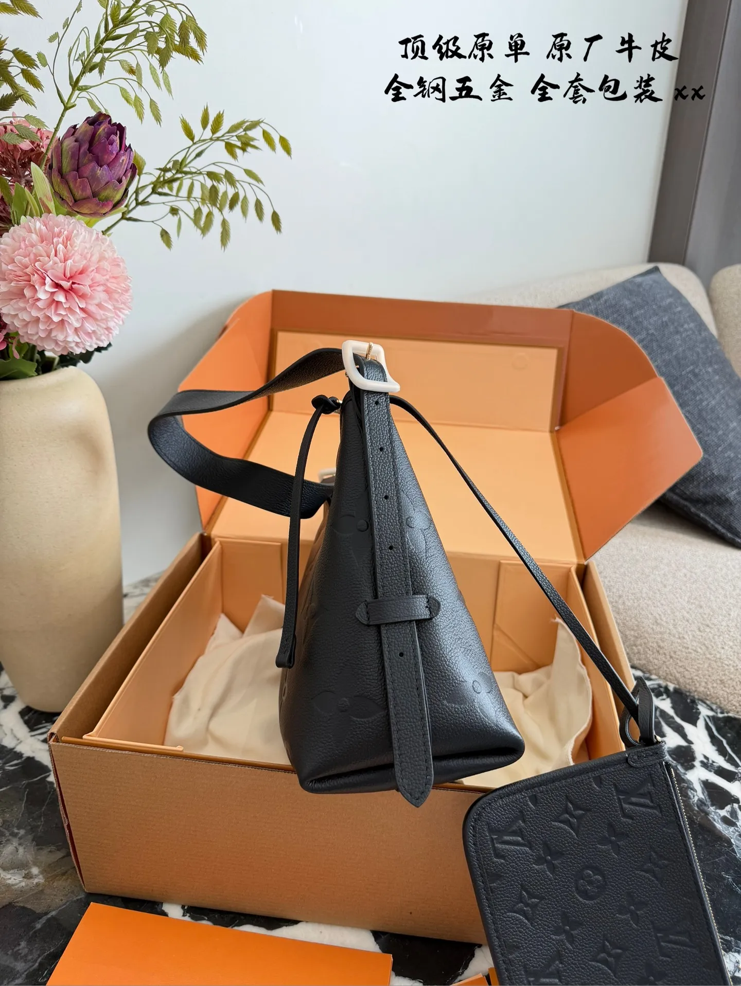 p370 路易威登lv carryall小号 经典老花牛皮，质感满满，高级又百搭 尺寸小号正好，非常日常使用 29cm配盒子