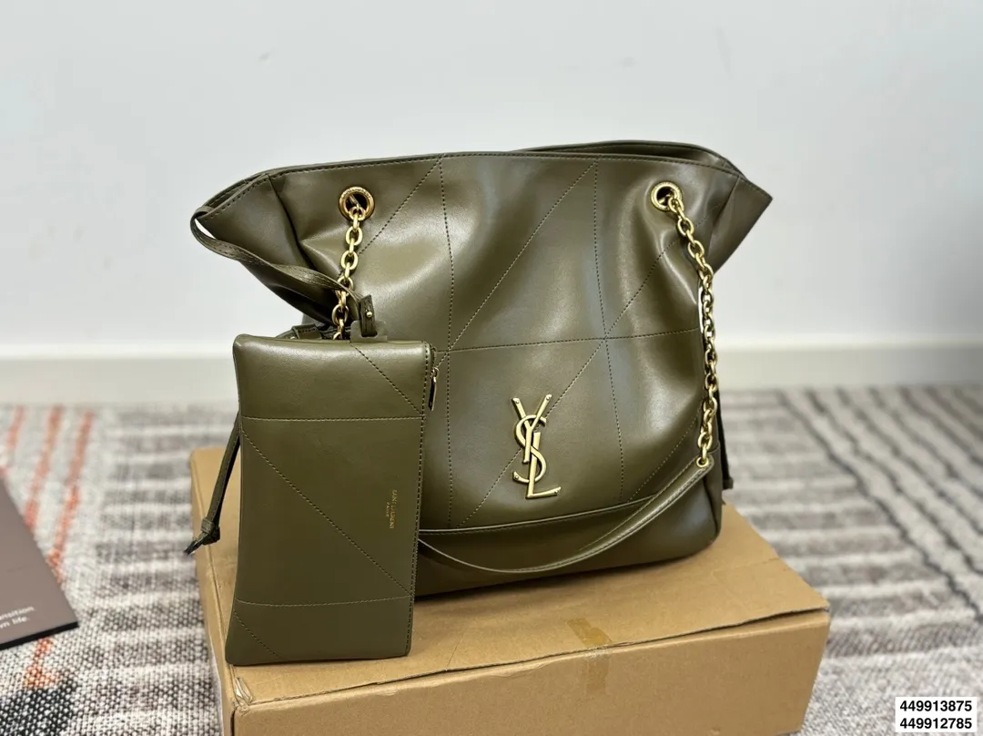 p205 p195全套包装 圣罗兰YSL托特包 隐藏的王炸现身! 特别满意通勤包 心动一万次了!! 超超超级王炸的一只通勤大包 质感真的很哇塞 强烈推荐!!! 尺寸34 33/28 27