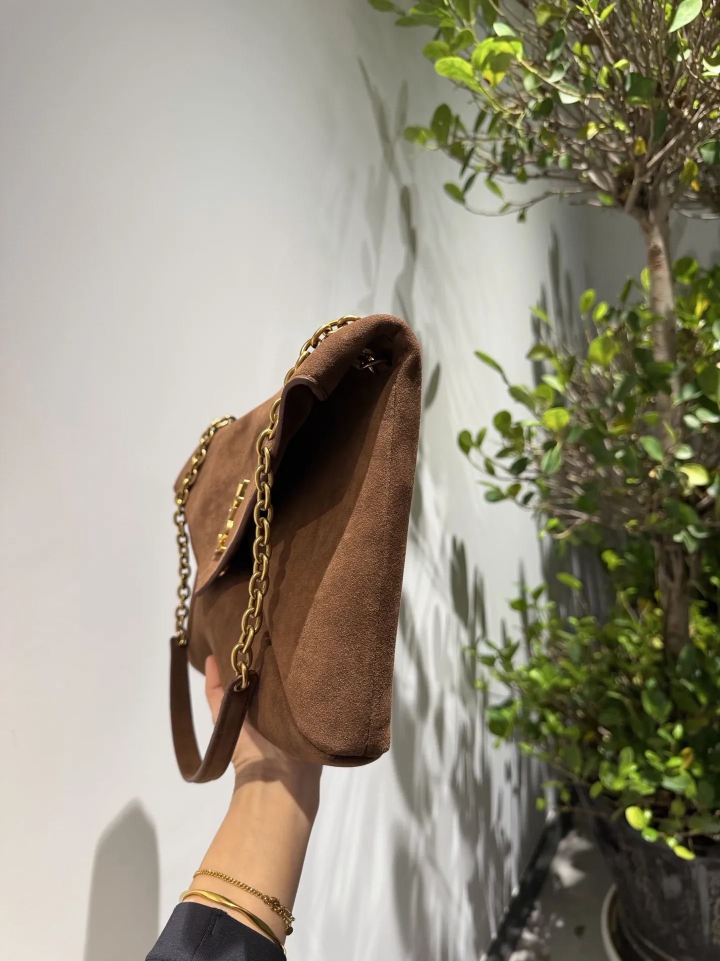 👑💰155礼盒包装🎁 磨砂皮手感柔软 Ysl 圣罗兰 信封包 利落呈现时髦酷感具有时尚和标志性 时髦精必备神器！出街回头率爆表 尺寸：35✖️22