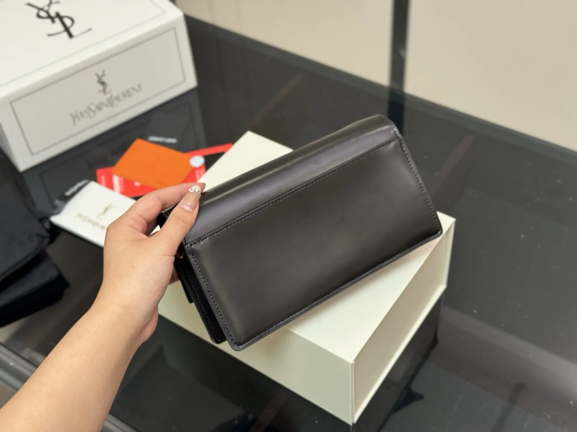 ¥175 配折叠盒飞机盒 YSL圣罗兰sunset日落包 Sunset bag 陪你走遍天涯海角 一起看日落 ysl包包 尺寸:22.13cm