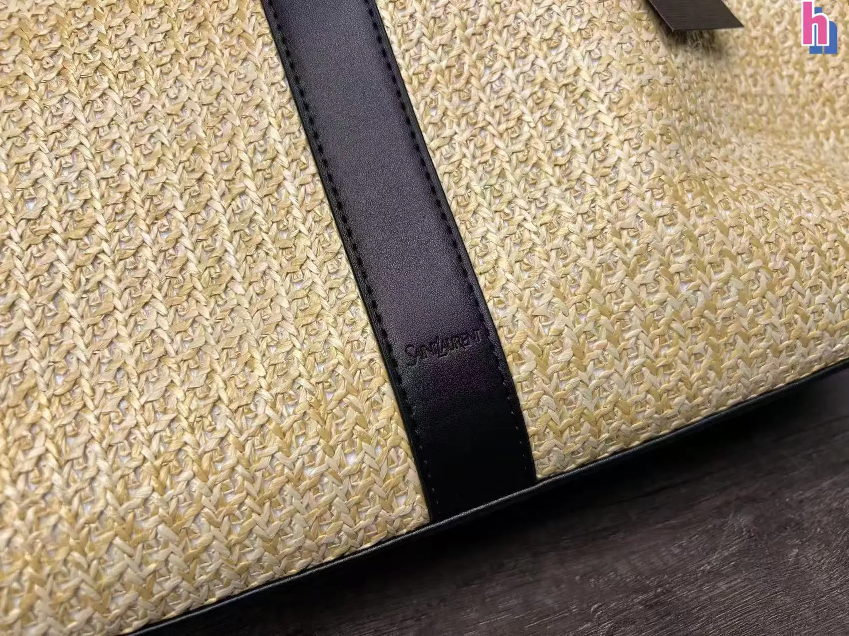 p155 Ysl编织托特包 ⚠️配盒 ⚠️尺寸34*32cm 可以手提单肩，拉菲草手工编织，度假休闲风，旅行上班通勤逛街皆可