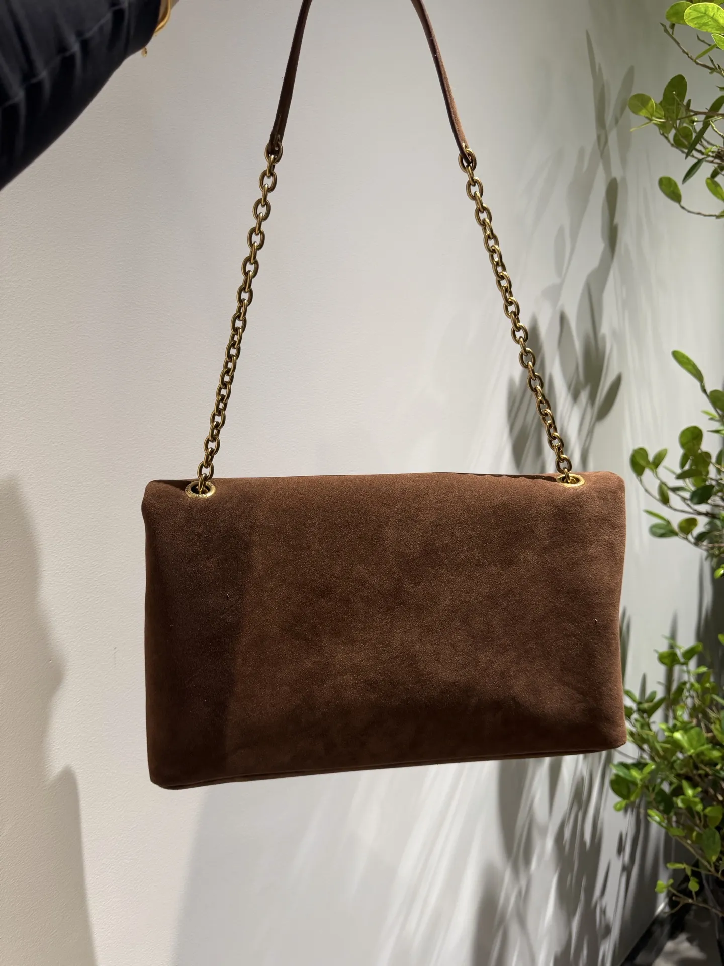 👑💰155礼盒包装🎁 磨砂皮手感柔软 Ysl 圣罗兰 信封包 利落呈现时髦酷感具有时尚和标志性 时髦精必备神器!出街回头率爆表 尺寸:35✖️22