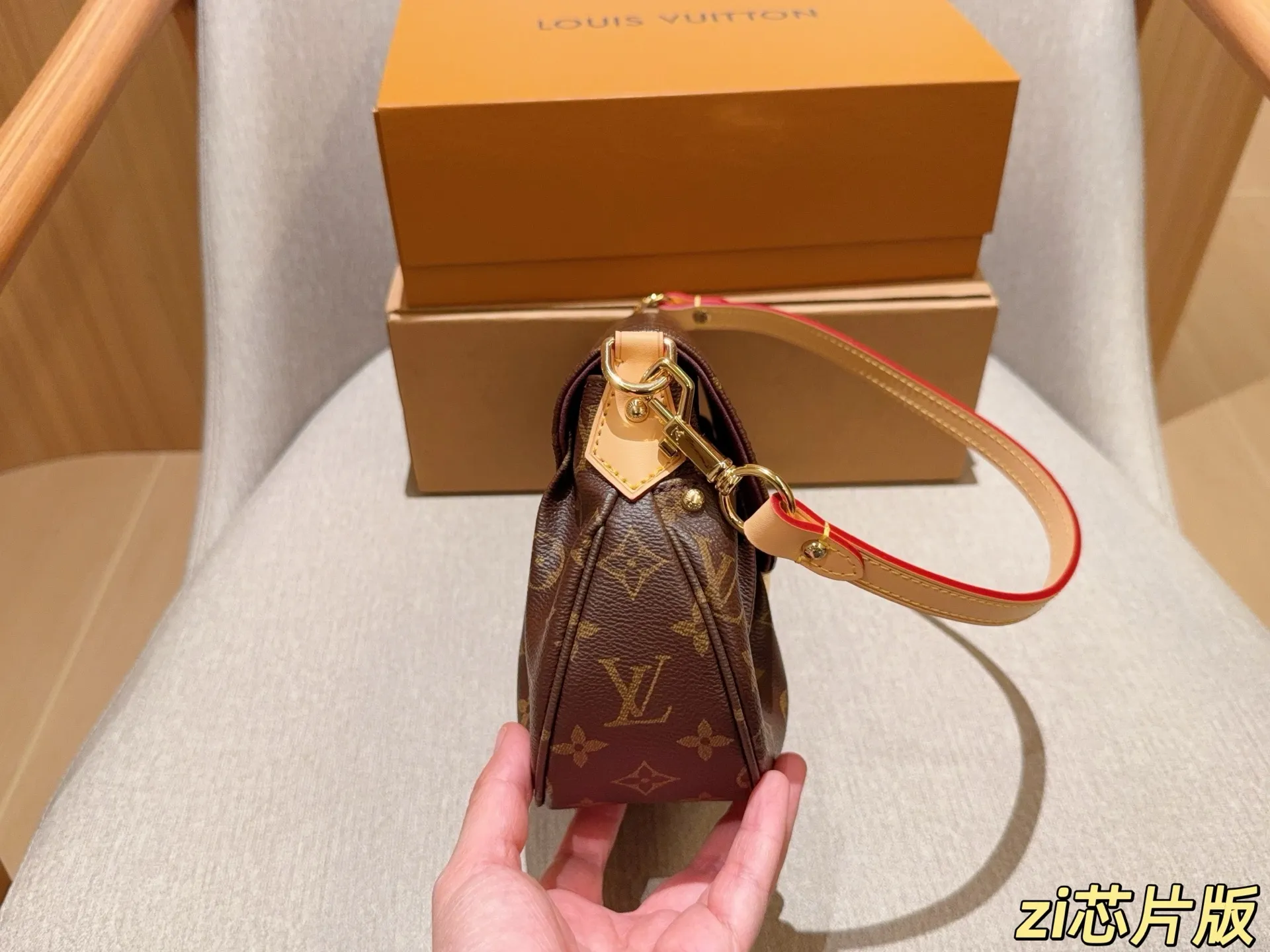 💰170 芯片版 Lv路易威登 Sunset元宝包翻盖插锁邮差包腋下包 尺寸25&times;18&times;6 礼盒包装➕飞机箱✈️
