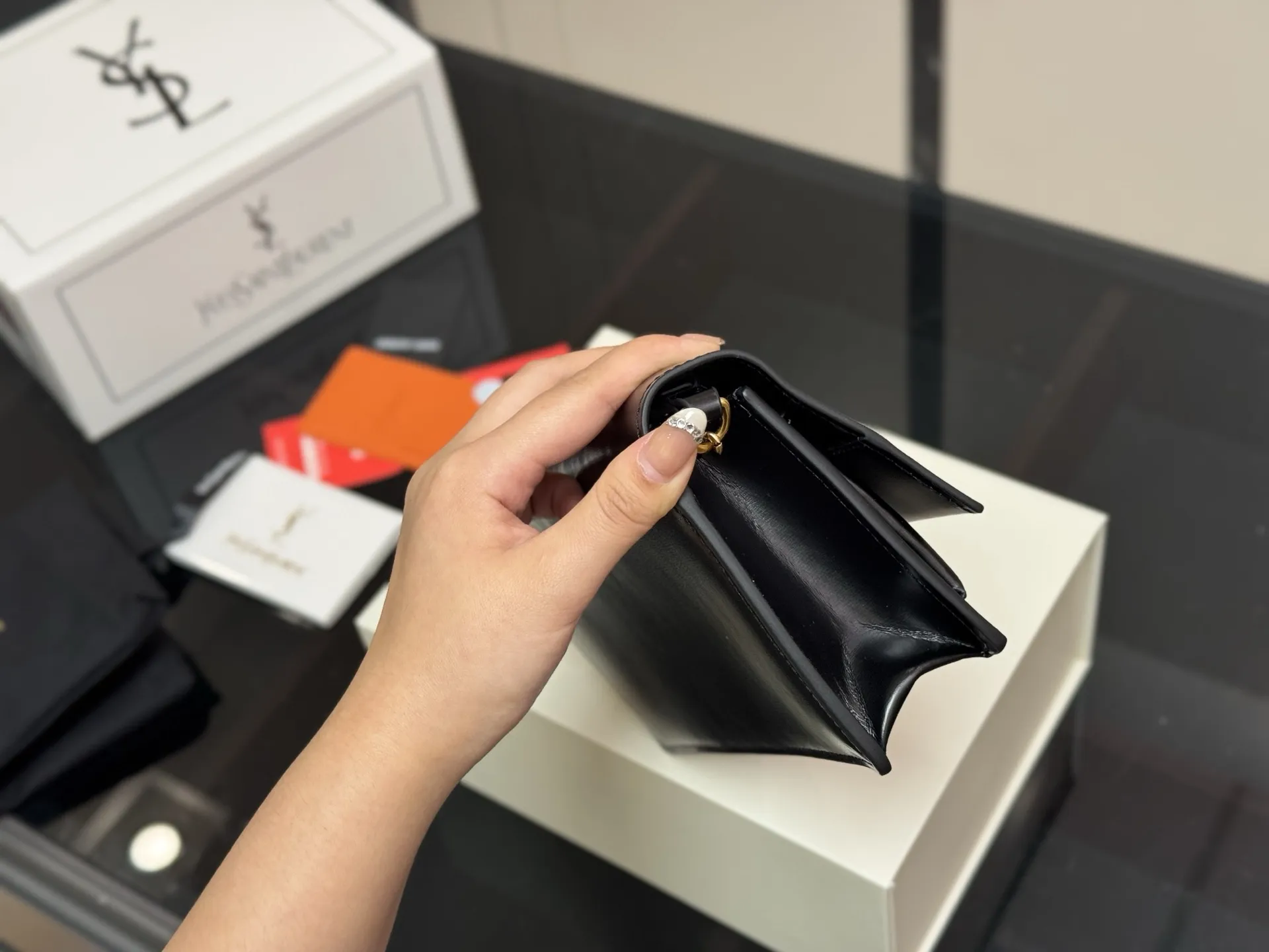 ¥175 配折叠盒飞机盒 YSL圣罗兰sunset日落包 Sunset bag 陪你走遍天涯海角 一起看日落 ysl包包 尺寸:22.13cm