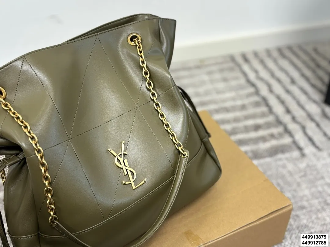 p205 p195全套包装 圣罗兰YSL托特包 隐藏的王炸现身! 特别满意通勤包 心动一万次了!! 超超超级王炸的一只通勤大包 质感真的很哇塞 强烈推荐!!! 尺寸34 33/28 27