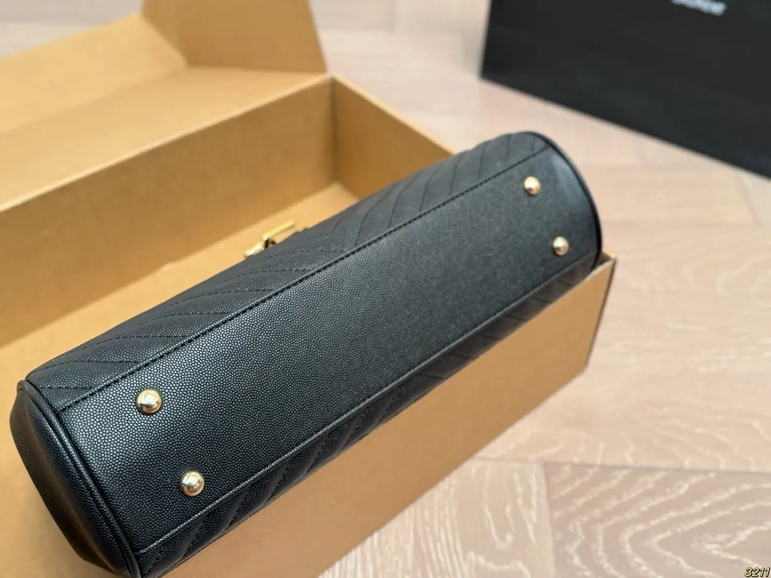 &yen;145飞机盒 圣罗兰YSL 托特包链条包 精致美丽 高级优雅 很好驾驭，不挑衣服，不挑季节 一年四季都可，可盐可甜 高个子小姐姐背，气质御姐范 小个子的小姐姐背，甜甜女孩一枚 尺寸34 24