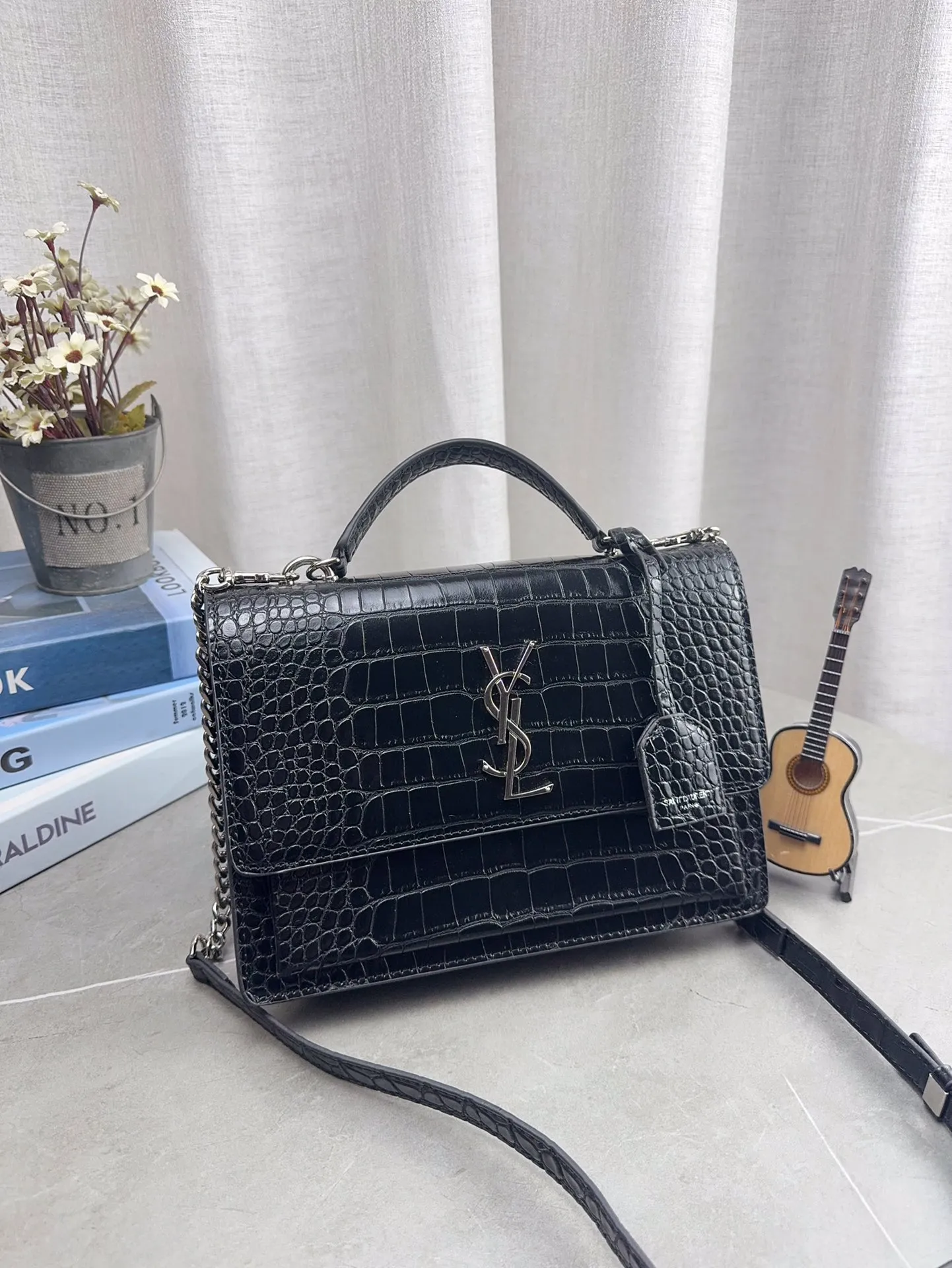 配礼盒包装 YSL圣罗兰sunset日落包 Sunset bag 陪你走遍天涯海角 一起看日落 ysl包包 尺寸15*17cm p140