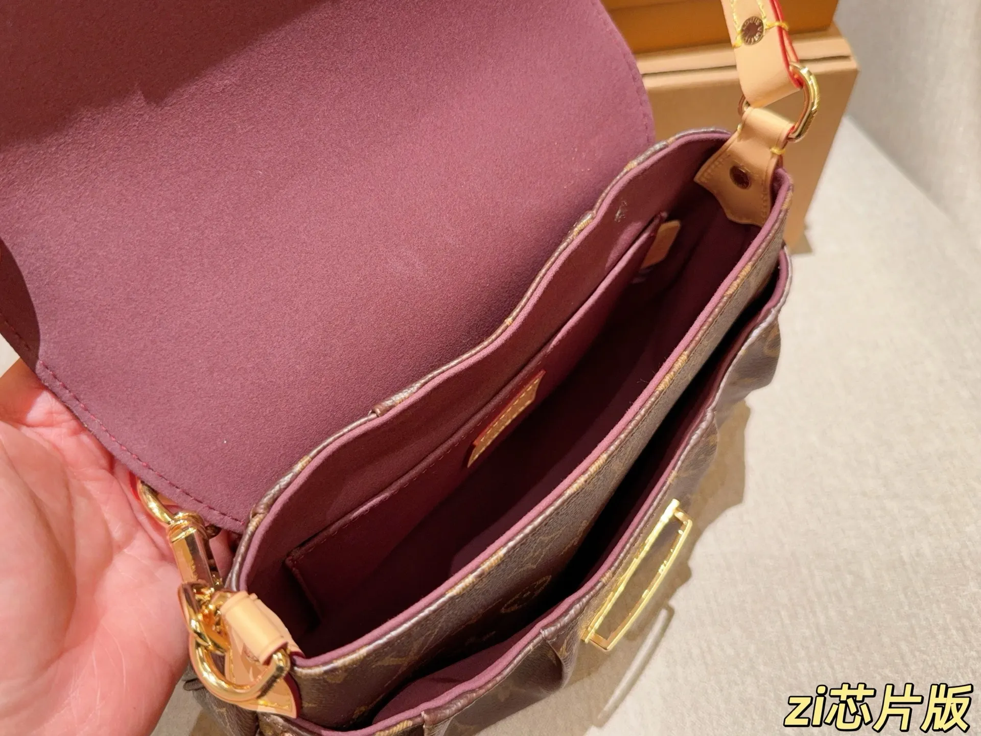 💰170 芯片版 Lv路易威登 Sunset元宝包翻盖插锁邮差包腋下包 尺寸25&times;18&times;6 礼盒包装➕飞机箱✈️