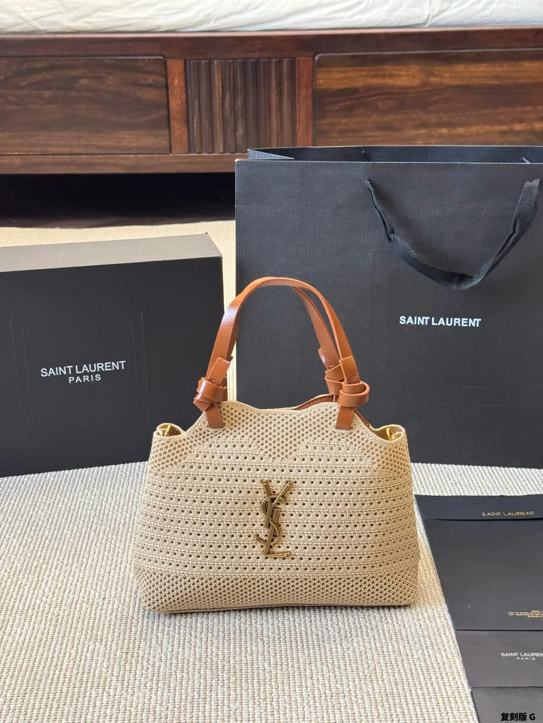 p215 YSL Oxalis拉菲草编织包 圣罗兰 YSL 草编托特包 夏天必备拉菲草单品 清清爽爽 简约时尚 通勤日常皆可的百搭神器 尺寸20 15cm