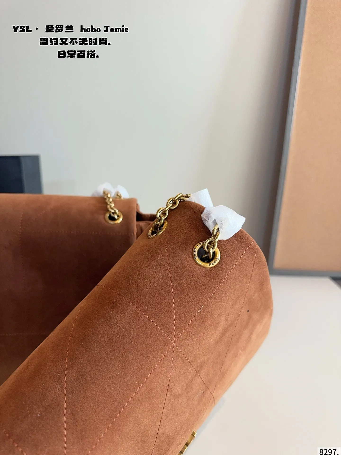 p150p140配礼盒🎁. 圣罗兰 Jamie链条包🛍️ 高级感满满👍 整体造型是很puffv的感觉 可以斜挎，腋下， 以及双肩流浪包背法 真的特别实用!!! 还是rose同款!!!尺寸：40*9*33//28*9*22cm