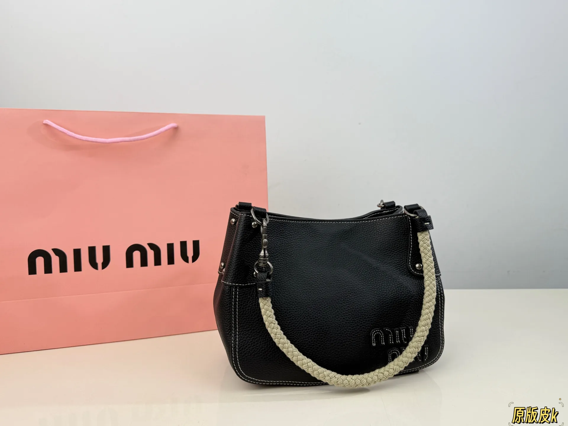 (折叠盒⚠️)p245 (牛皮) Miumiu新款麻绳托特 直戳少女心! 尺寸25×19