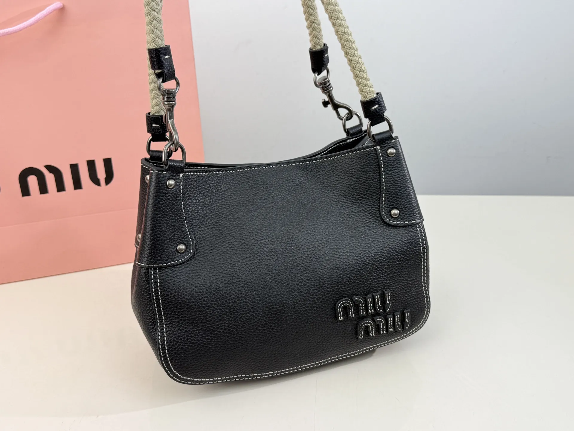 （折叠盒⚠️）p245 （牛皮） Miumiu新款麻绳托特 直戳少女心！ 尺寸25&times;19