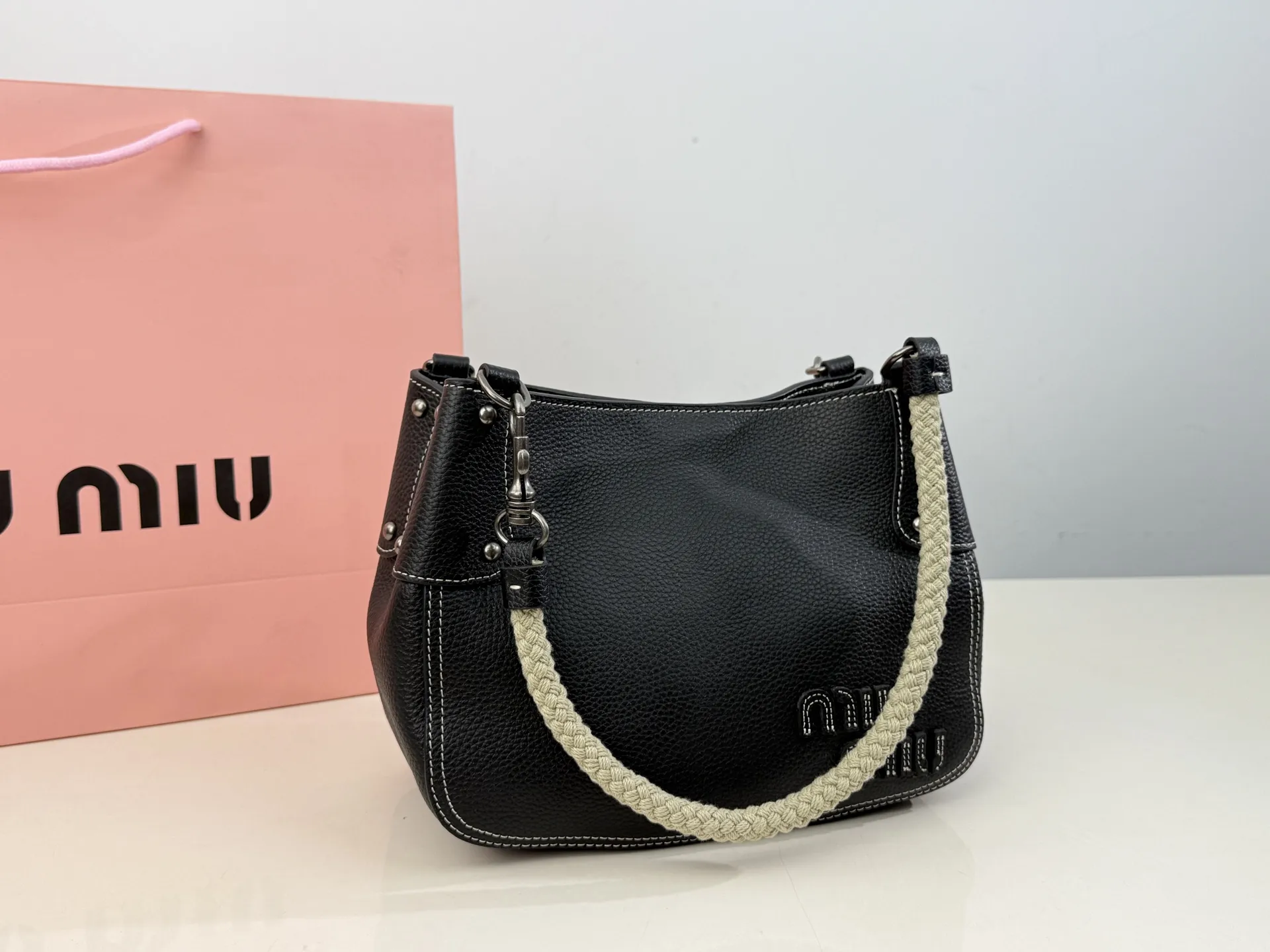 （折叠盒⚠️）p245 （牛皮） Miumiu新款麻绳托特 直戳少女心！ 尺寸25&times;19