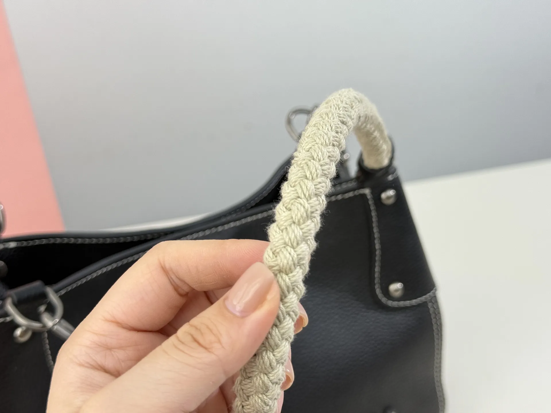 (折叠盒⚠️)p245 (牛皮) Miumiu新款麻绳托特 直戳少女心! 尺寸25×19