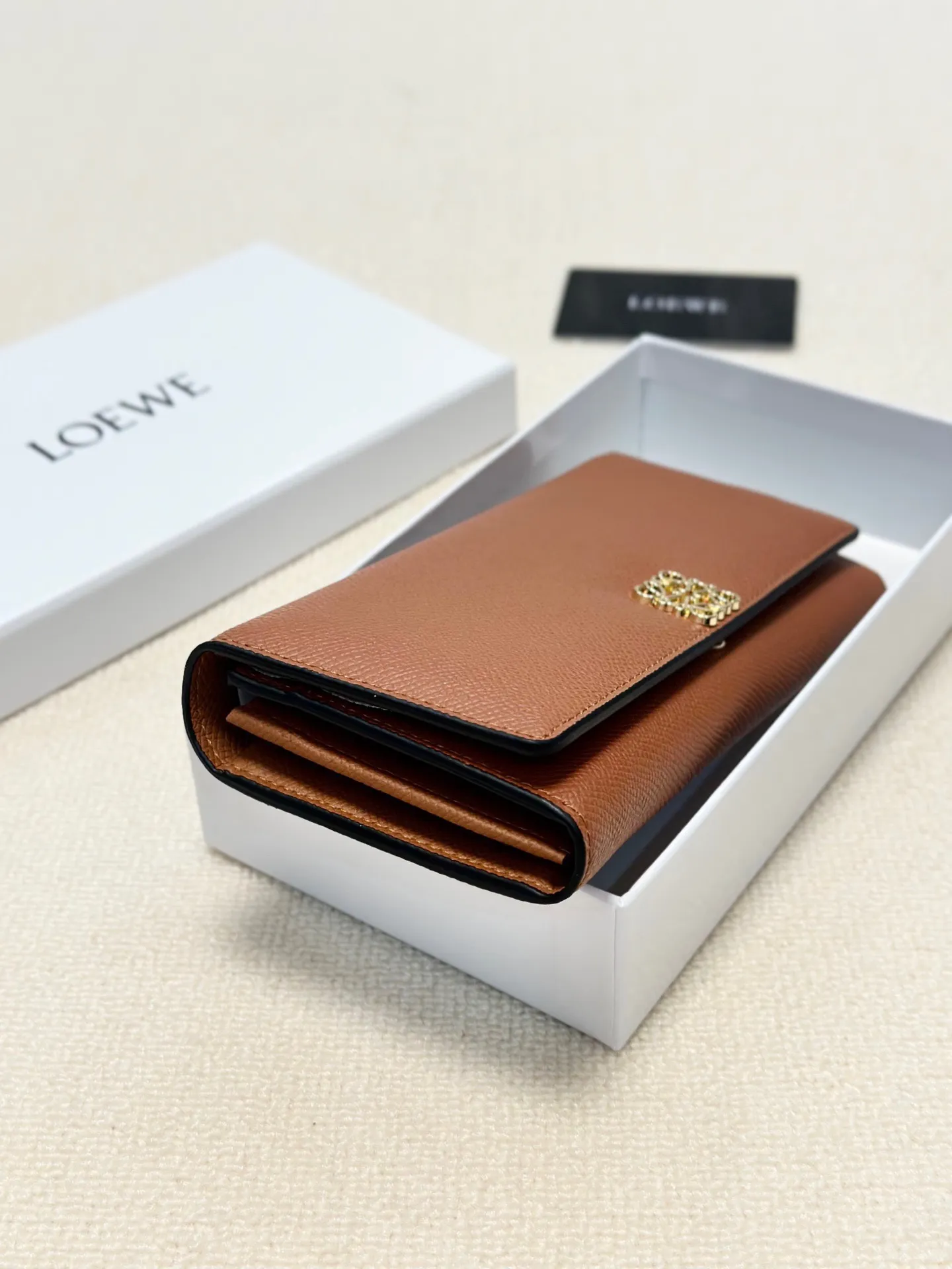 P95🎀🎀颜色 黑 粉 土黄🎀尺寸 19x10🎀罗意威爆款牛皮长款钱包🔥款式经典做工精细耐磨耐用手感极佳❤️