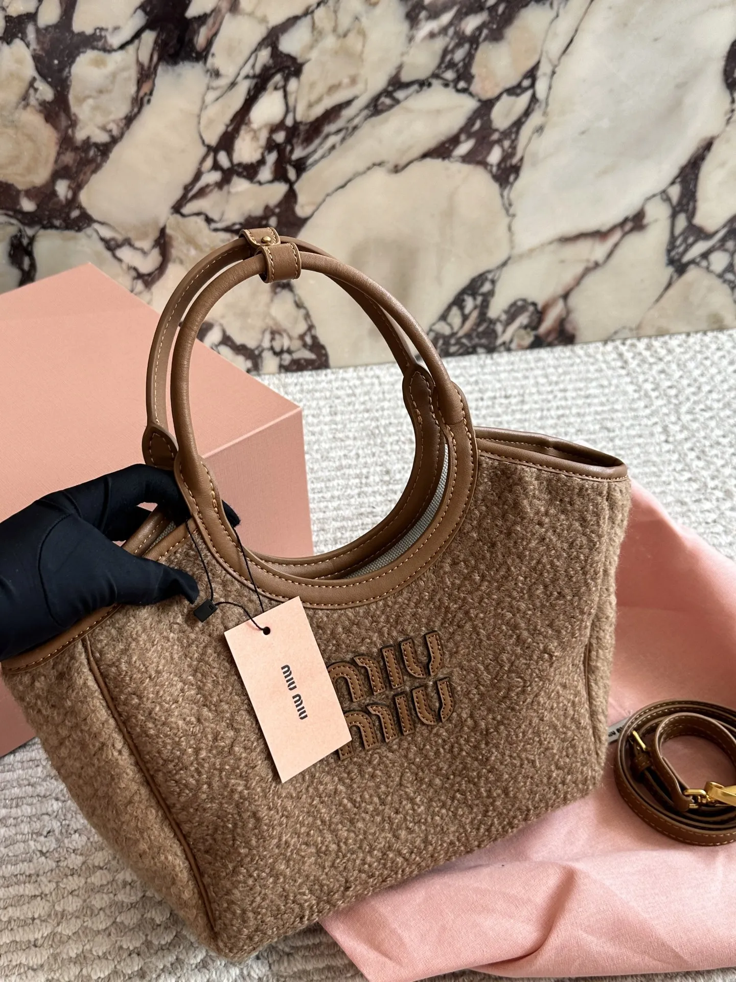 p190 miumiu限定款托特包 简单又好看 miumiu而且超级实用, #miumiu新款包包 尺寸小号 22 17cm