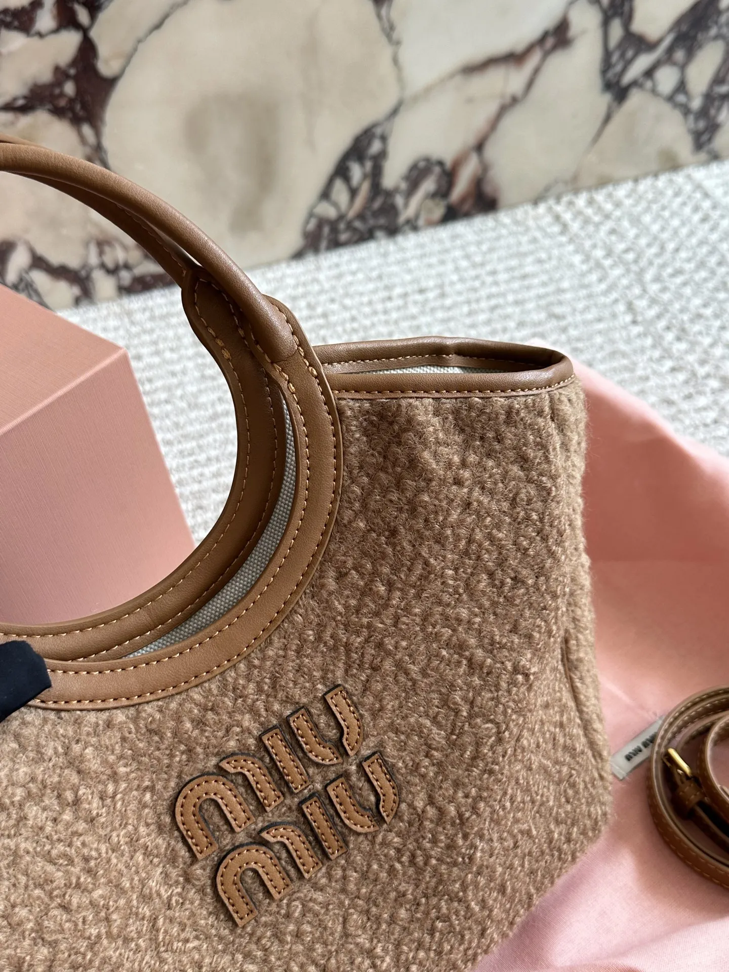 p190 miumiu限定款托特包 简单又好看 miumiu而且超级实用, #miumiu新款包包 尺寸小号 22 17cm