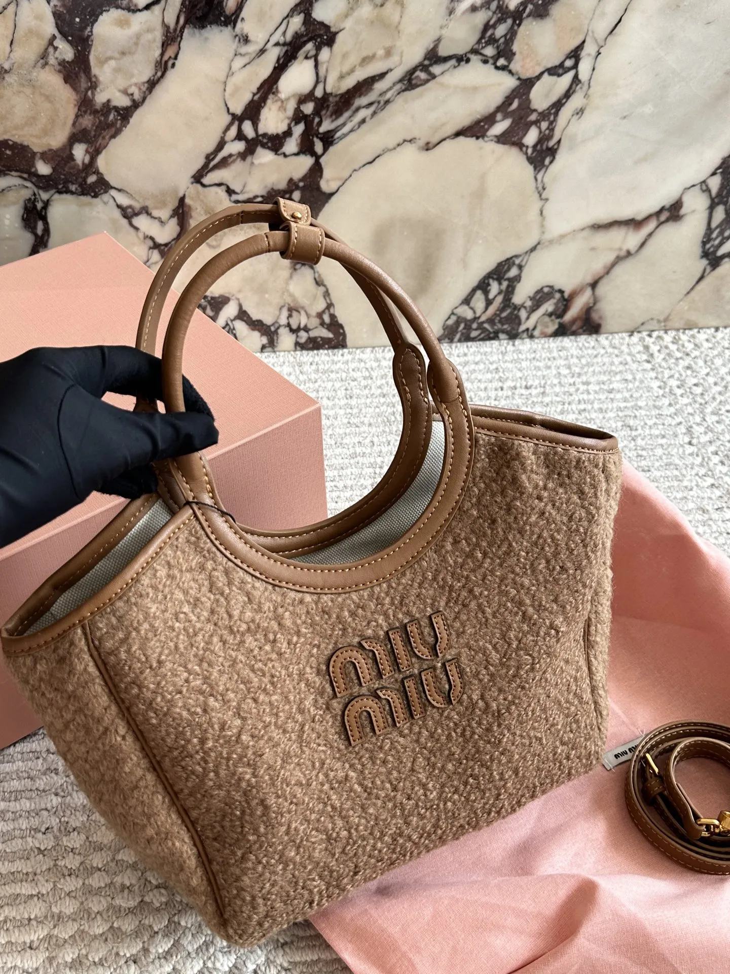 p190 miumiu限定款托特包 简单又好看 miumiu而且超级实用, #miumiu新款包包 尺寸小号 22 17cm