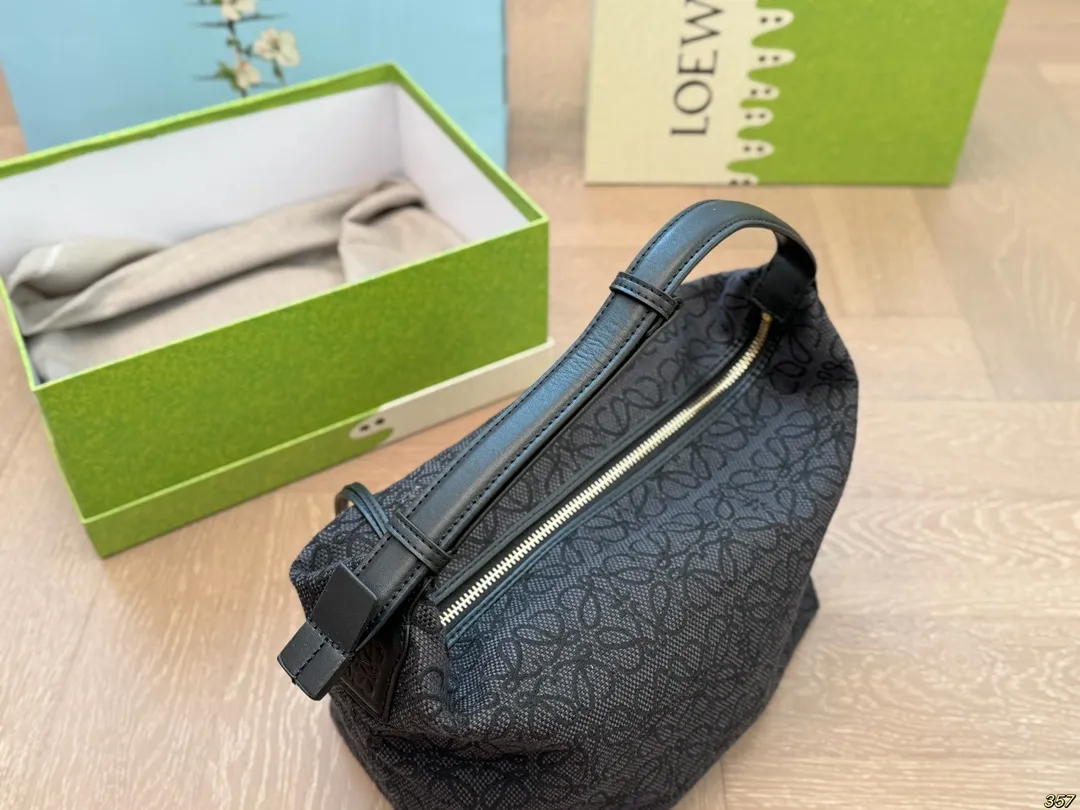 ¥140/¥135配盒 罗意威LOEWE 便当包软盒子包 妥妥的宝藏系列 一眼心动 超级时髦 尺寸25 16/20 11