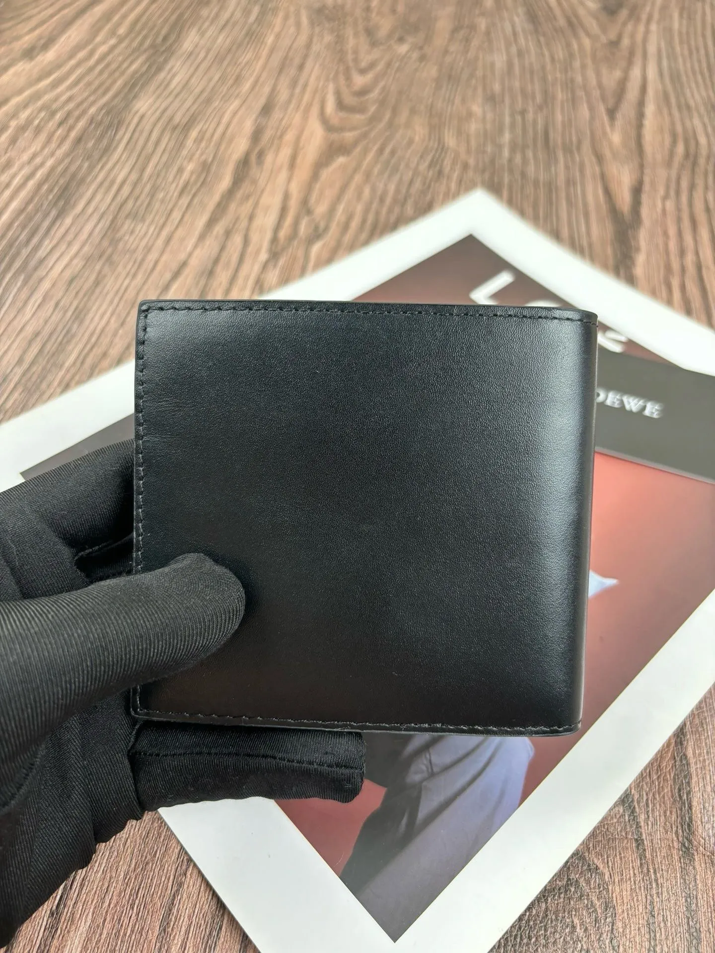 p100🎀颜色 黑 咖 蓝🎀尺寸 11x10🎀型号 L1140🎀 罗意威 Puzzle牛皮钱包绵密的手感，很有质感男女通用