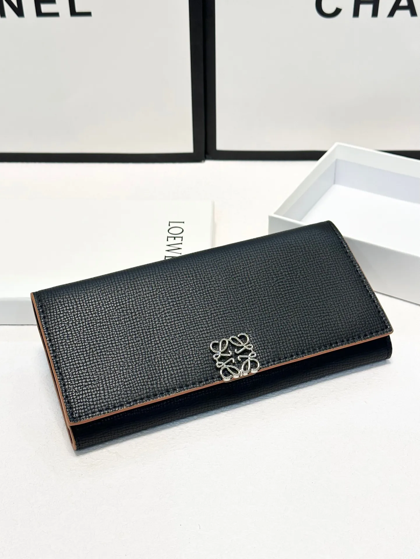 P125🎀🎀颜色 大象灰 黑色 灰白 土黄色 🎀尺寸 19x10🎀罗意威爆款牛皮长款钱包🔥款式经典做工精细耐磨耐用手感极佳❤️