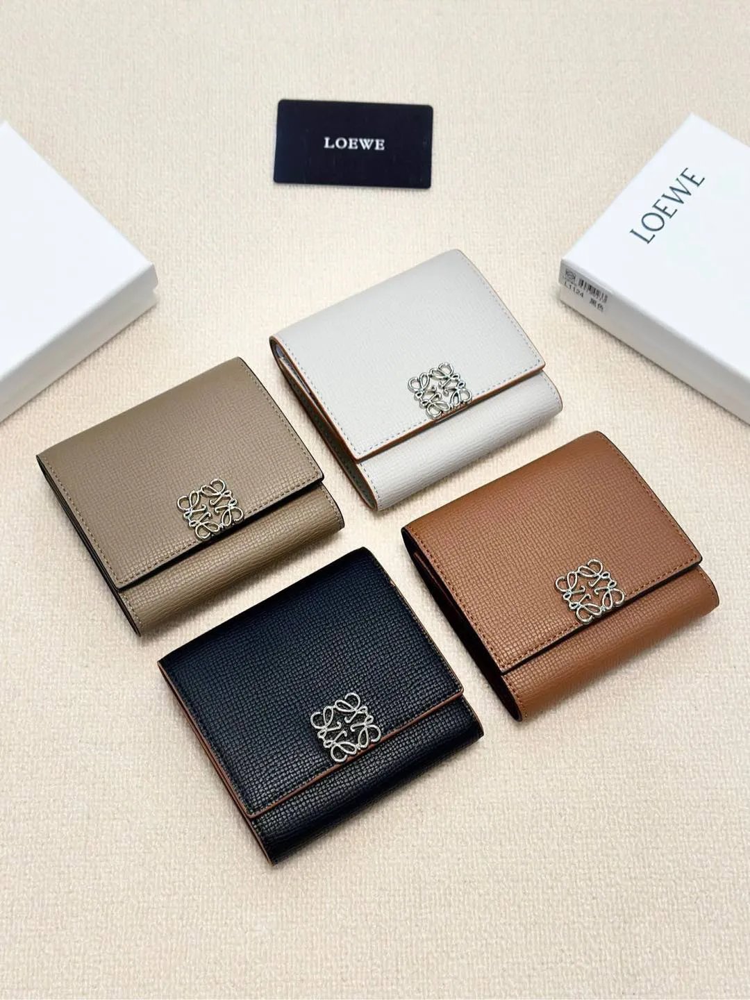 P115🎀🎀颜色 四色可选🎀尺寸 10x9.5🎀罗意威爆款牛皮钱包🔥款式经典做工精细耐磨耐用手感极佳❤️