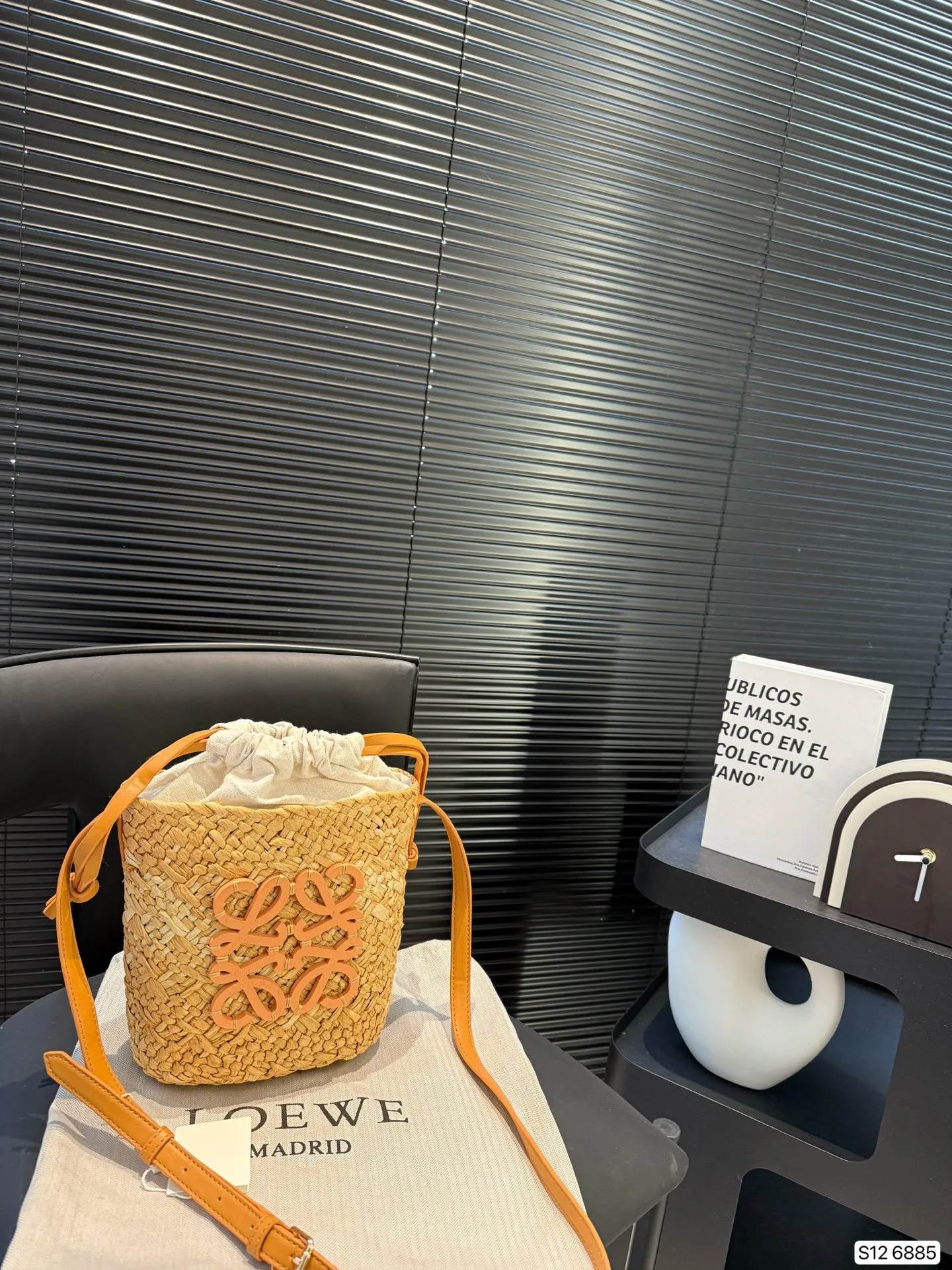 P110 罗意威编织购物袋 手感和视觉效果是一样的 包型更是完美，随意搭配！尺寸23 21 货号6885