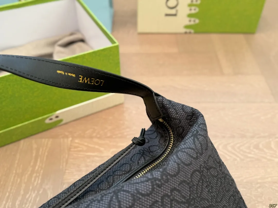 ¥140/¥135配盒 罗意威LOEWE 便当包软盒子包 妥妥的宝藏系列 一眼心动 超级时髦 尺寸25 16/20 11