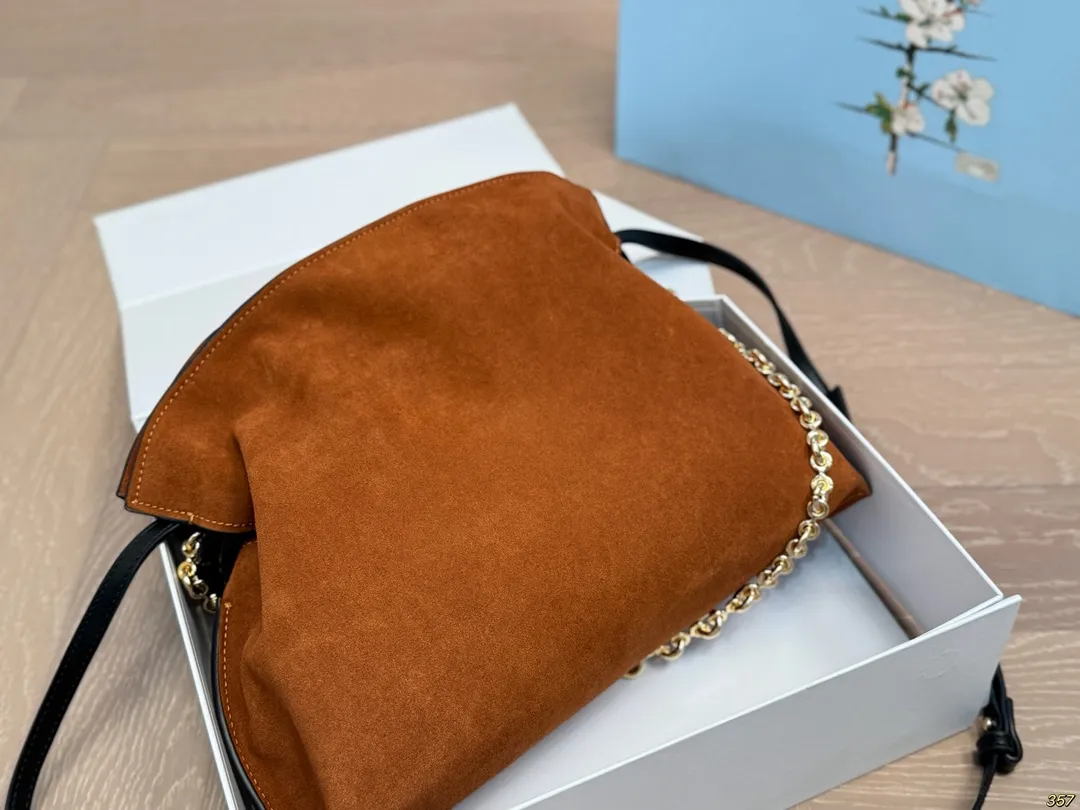 ¥185折叠盒 罗意威 LOEWE flamencures福袋 舒适与精致并存 简洁大方 却又不失小心机 轻松朾造优雅通勤穿搭 尺寸30 20