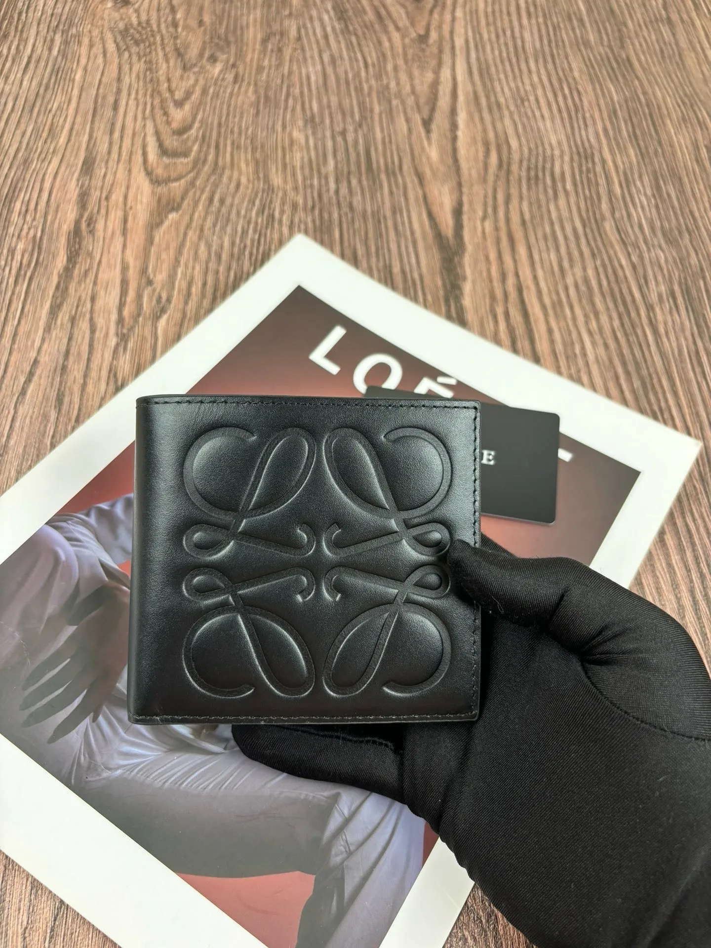 p100🎀颜色 黑 咖 蓝🎀尺寸 11x10🎀型号 L1140🎀 罗意威 Puzzle牛皮钱包绵密的手感，很有质感男女通用