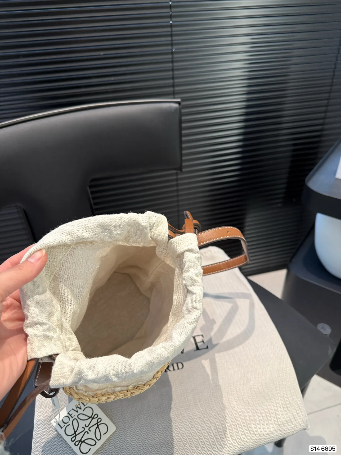 P120 罗意威编织购物袋 手感和视觉效果是一样的 包型更是完美,随意搭配!尺寸14 21 货号6695