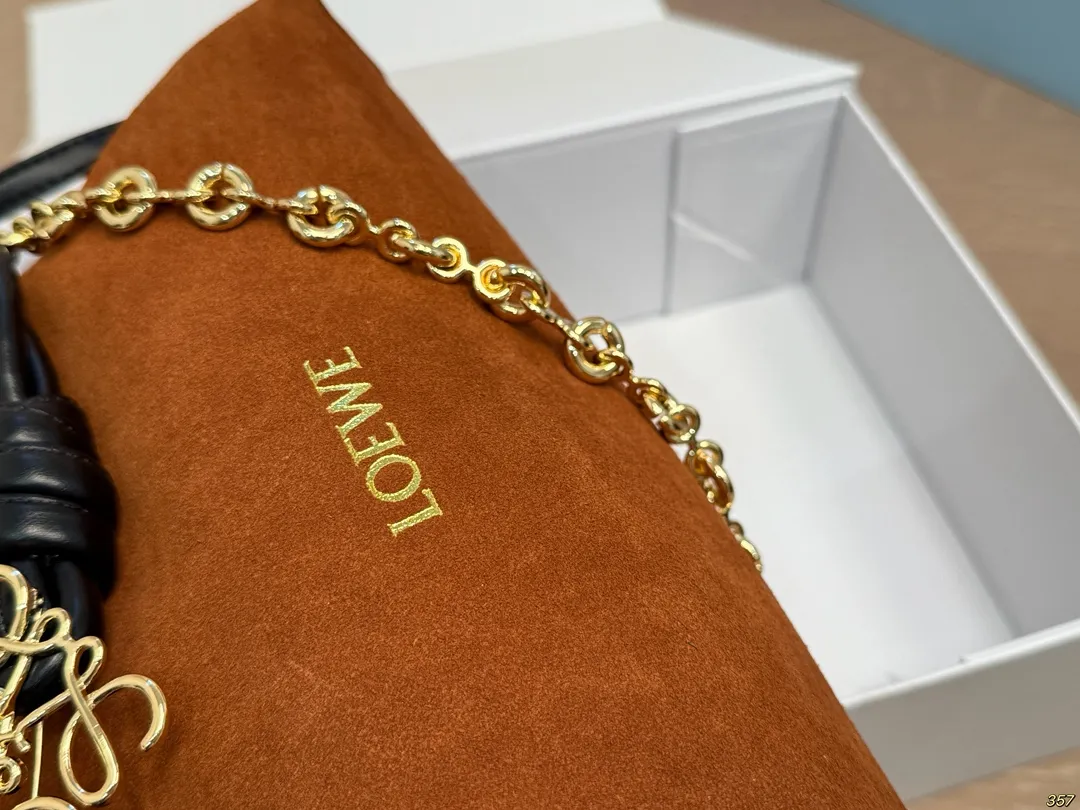 ¥185折叠盒 罗意威 LOEWE flamencures福袋 舒适与精致并存 简洁大方 却又不失小心机 轻松朾造优雅通勤穿搭 尺寸30 20