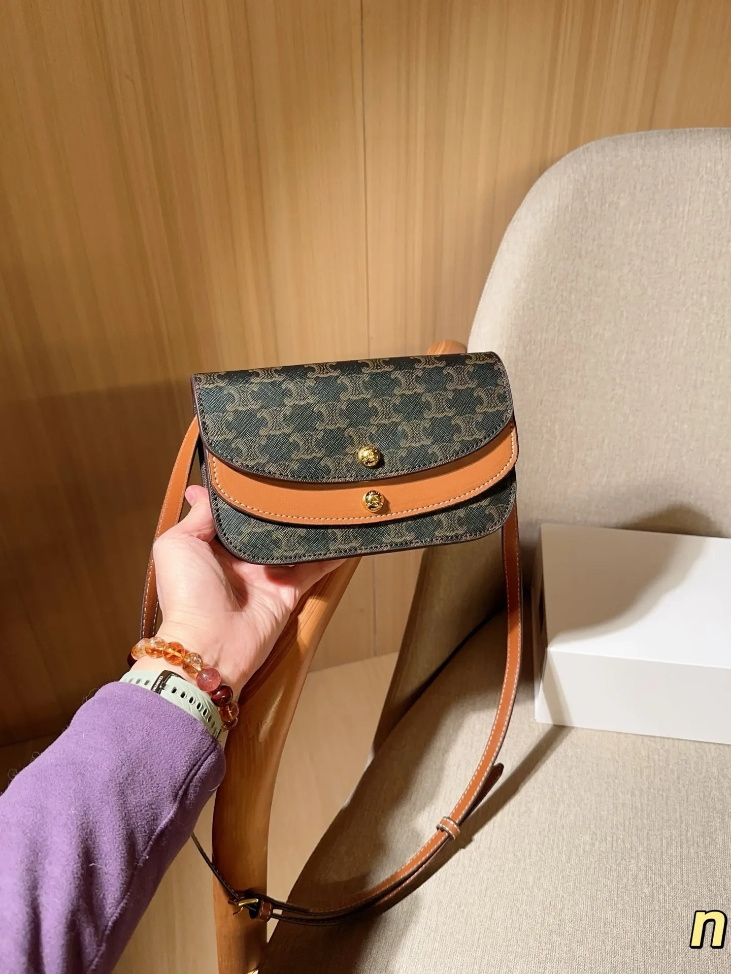 💰140 CELINE赛琳 新款双层woc经典老花斜挎信封包~ 尺寸20×13×5 礼盒包装🎁