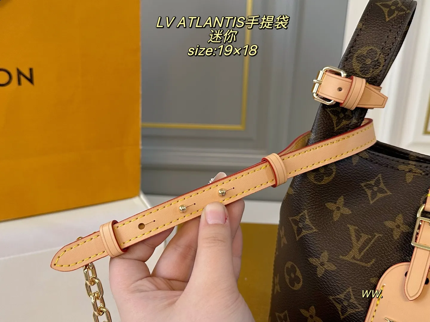 P170 迷你(折叠盒飞机盒) size:19×18 LV路易威登ATLANTIS菜篮子手提袋💕 今年的秀场款!非常🆒 小巧可爱,适合小个子女生! 自带皮肩带,可挽🉑️背~ 运动、休闲,🉑️爱气息都能搭✅